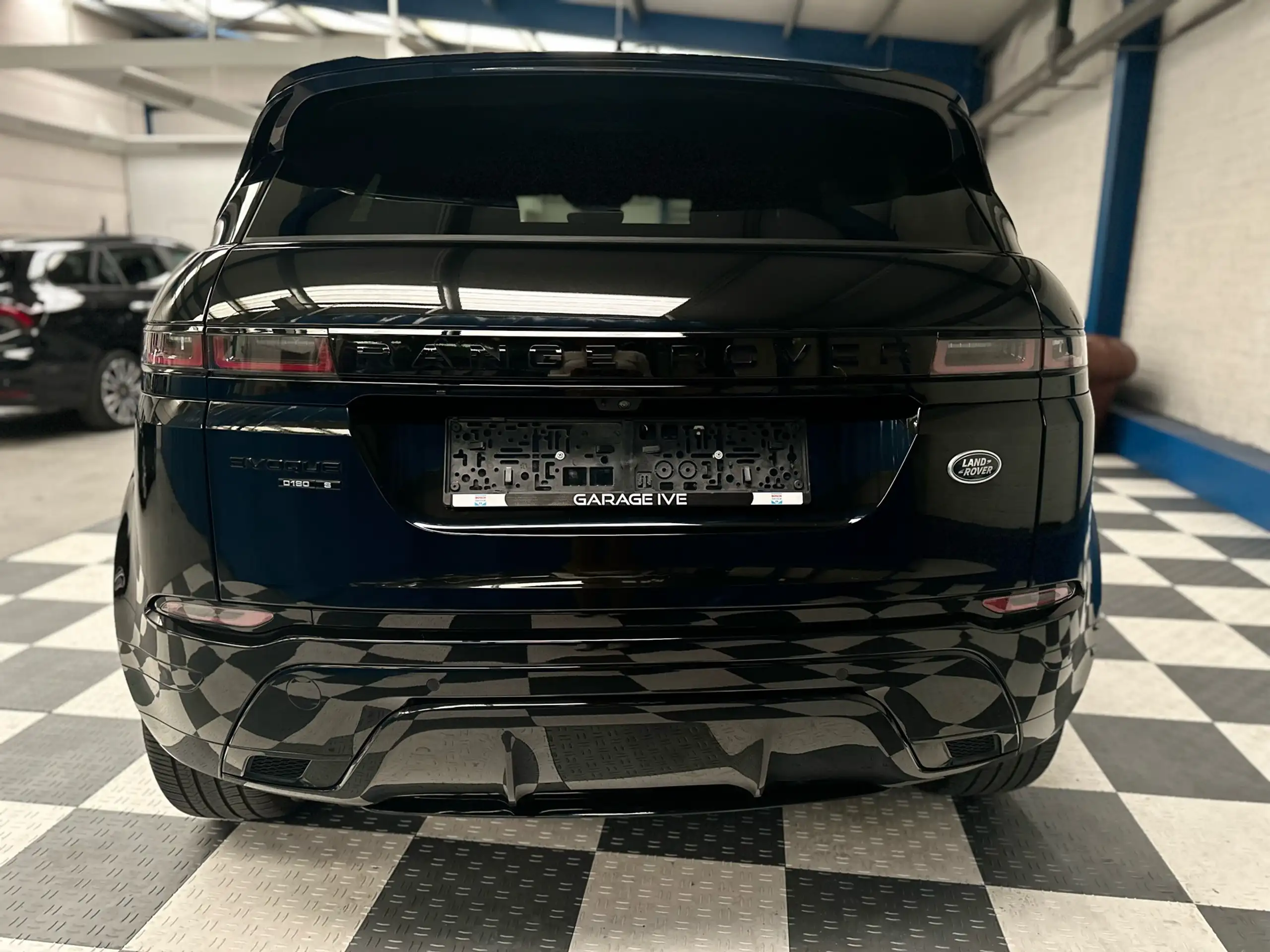 Land Rover - Range Rover Evoque