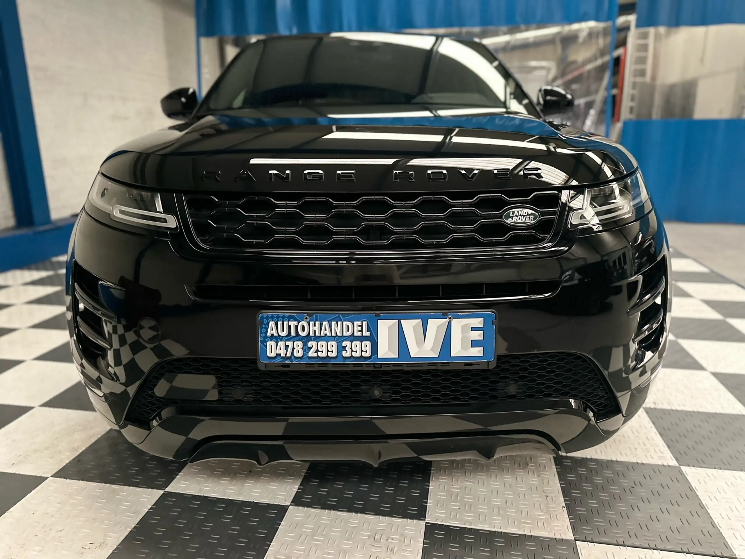 Land Rover - Range Rover Evoque