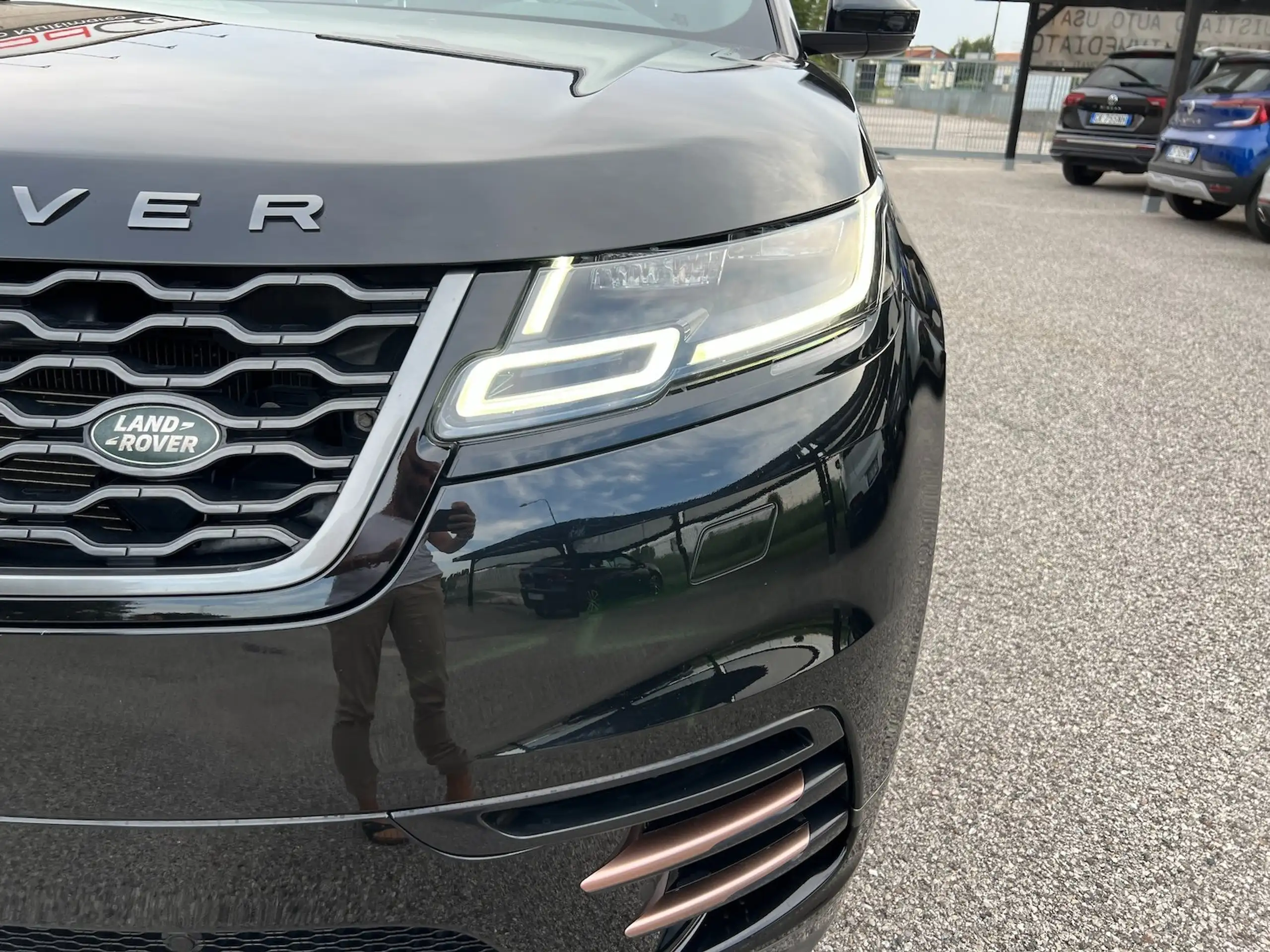 Land Rover - Range Rover Velar