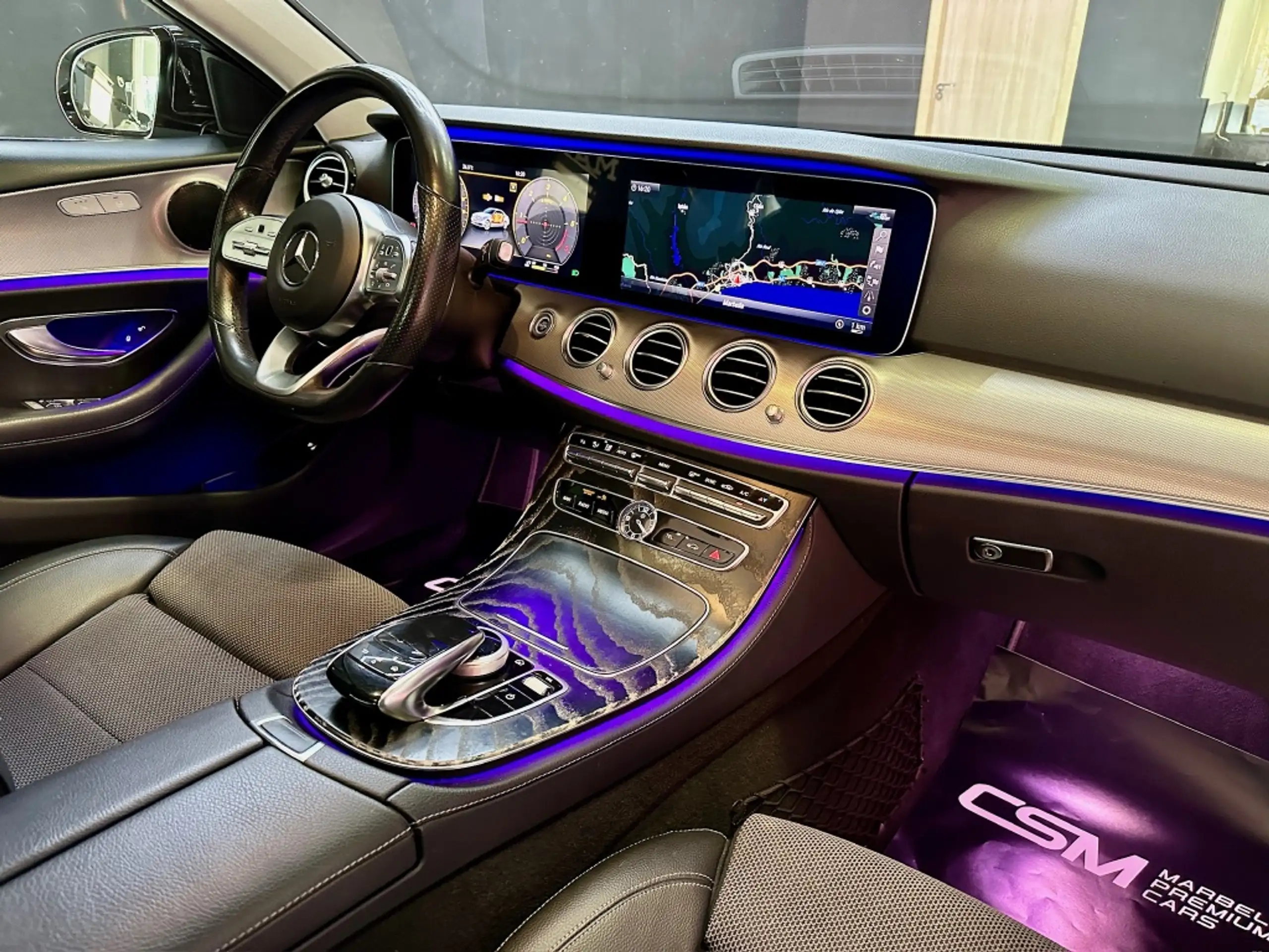 Mercedes-Benz - E 220