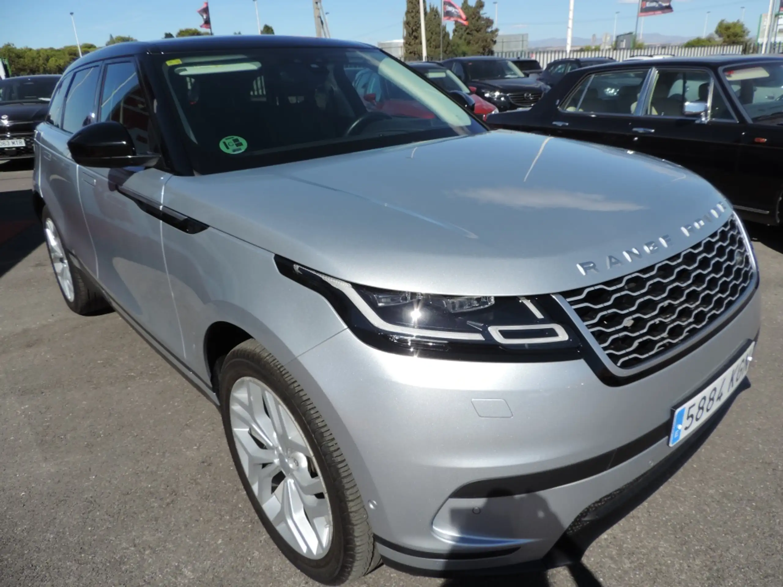 Land Rover - Range Rover Velar