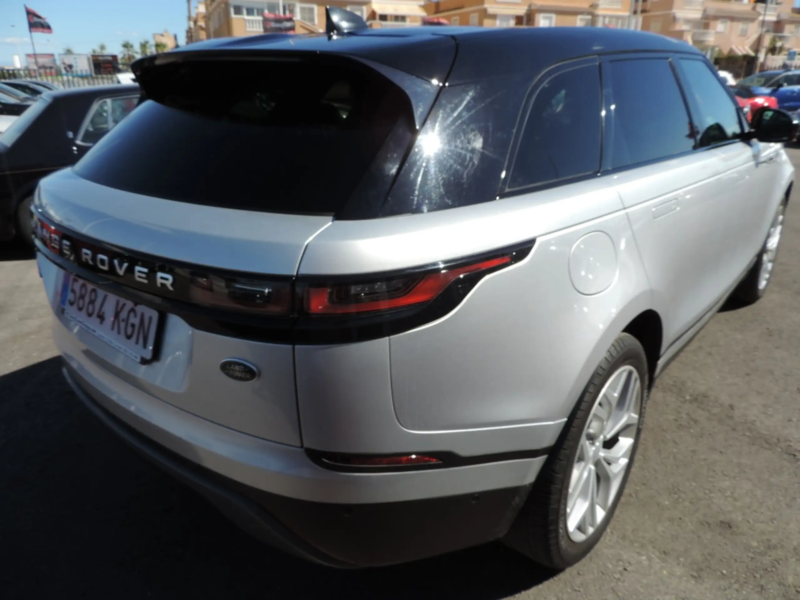 Land Rover - Range Rover Velar