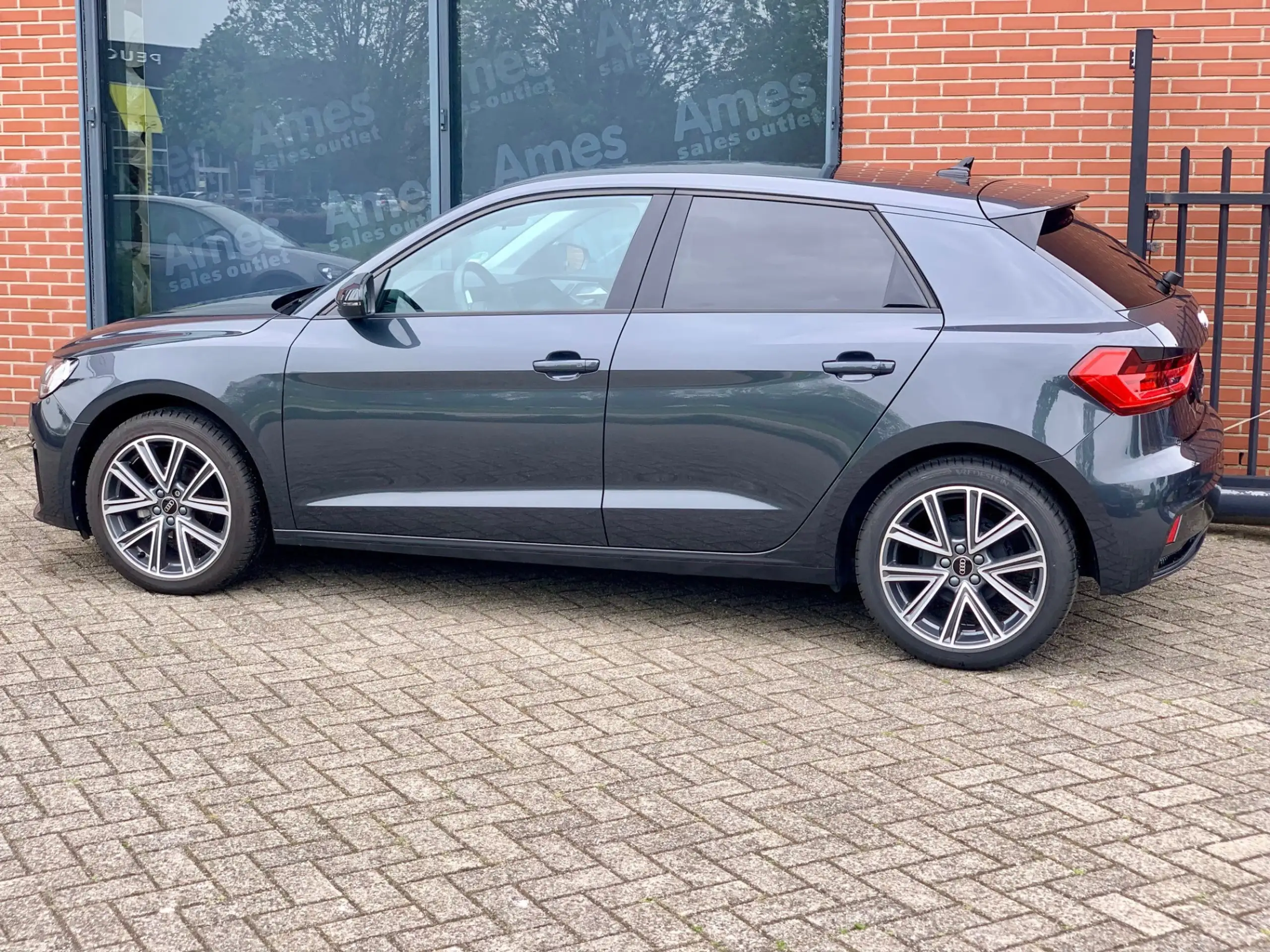 Audi - A1