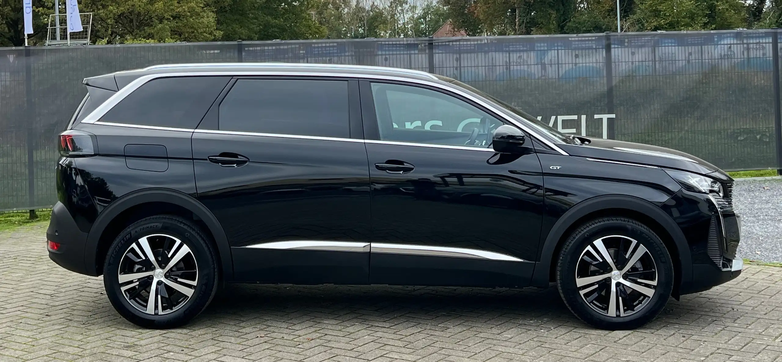 Peugeot - 5008