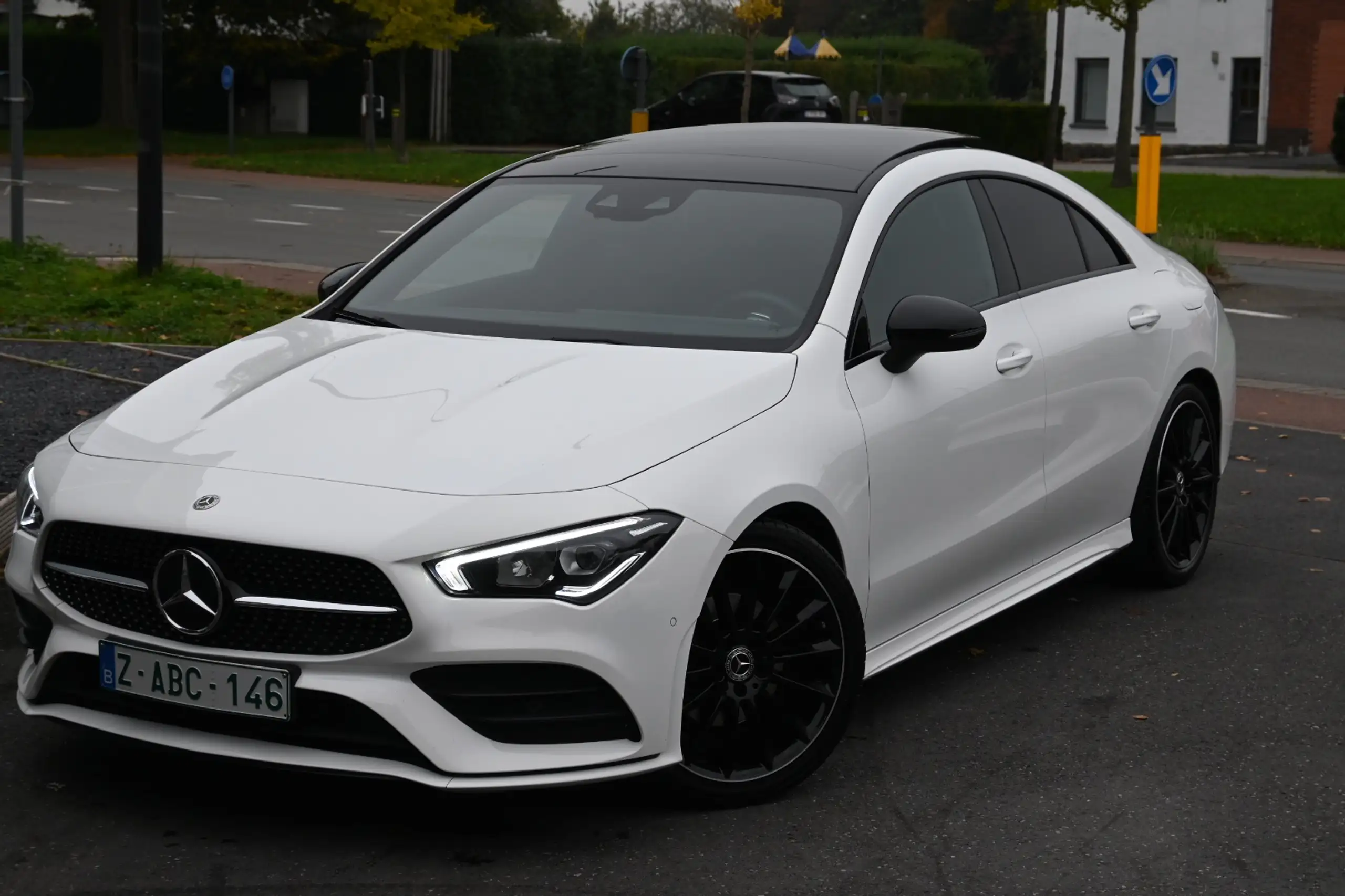 Mercedes-Benz - CLA 200