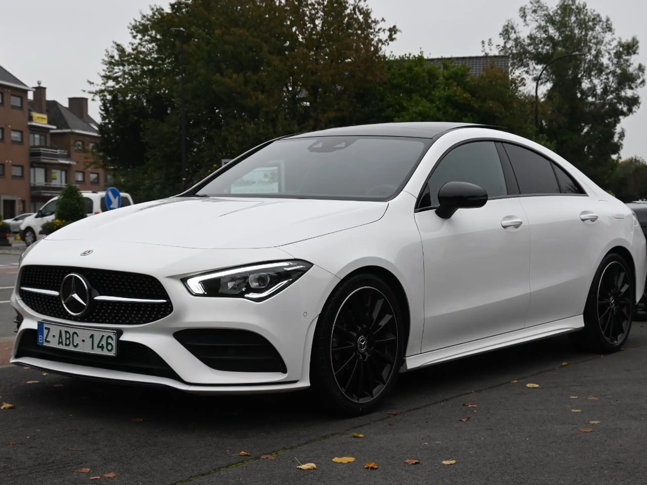 Mercedes-Benz - CLA 200