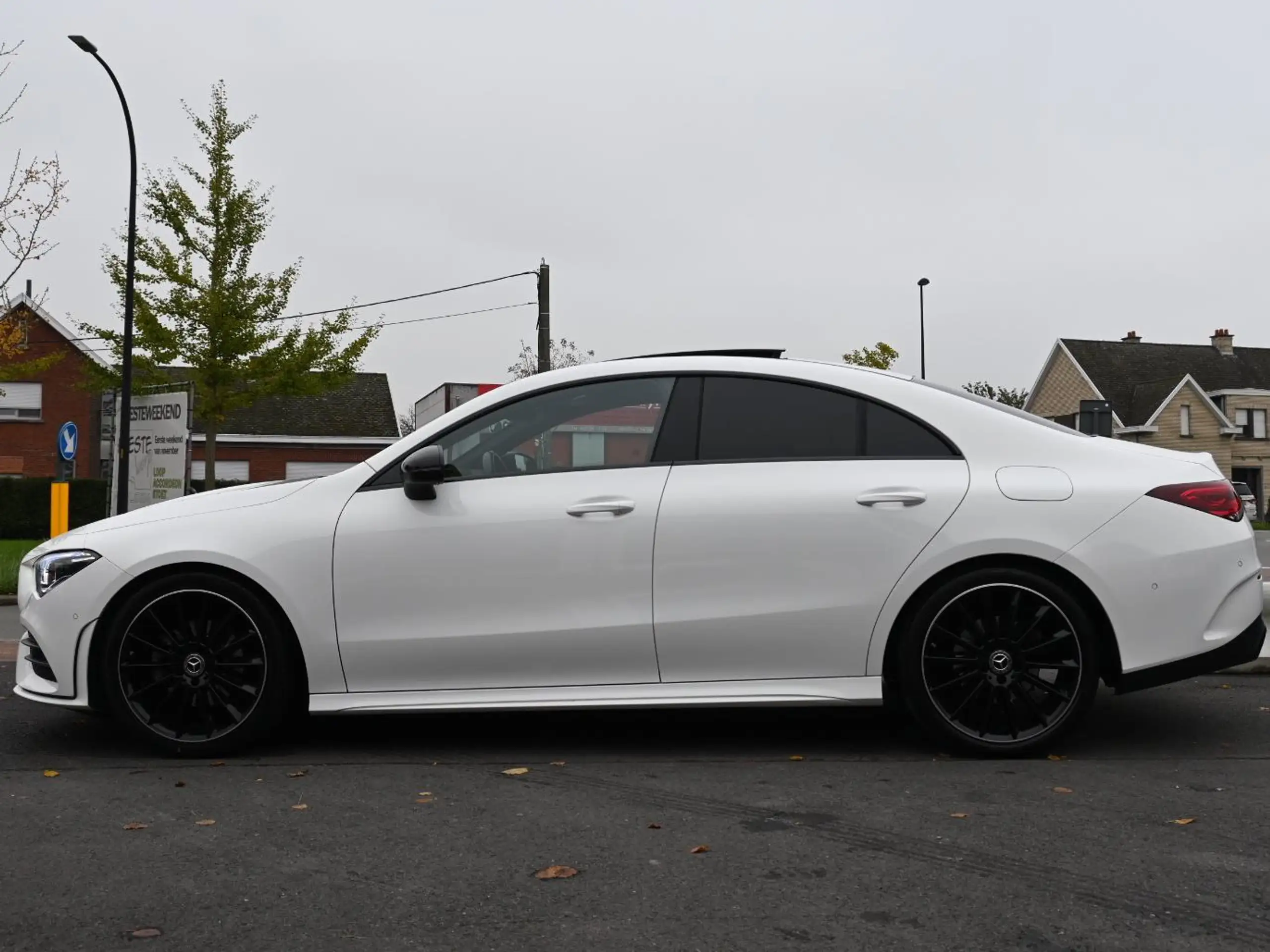 Mercedes-Benz - CLA 200