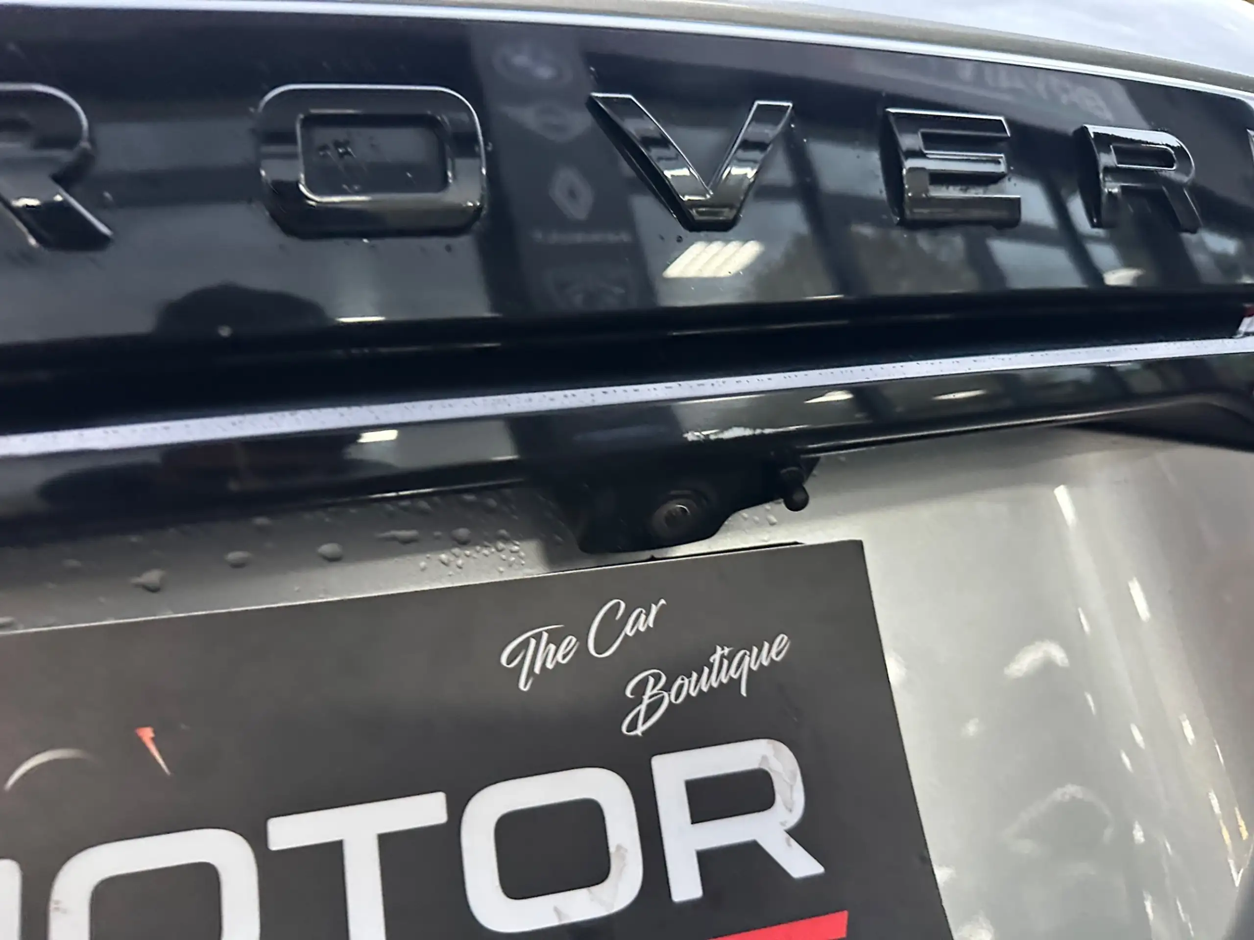 Land Rover - Range Rover Velar