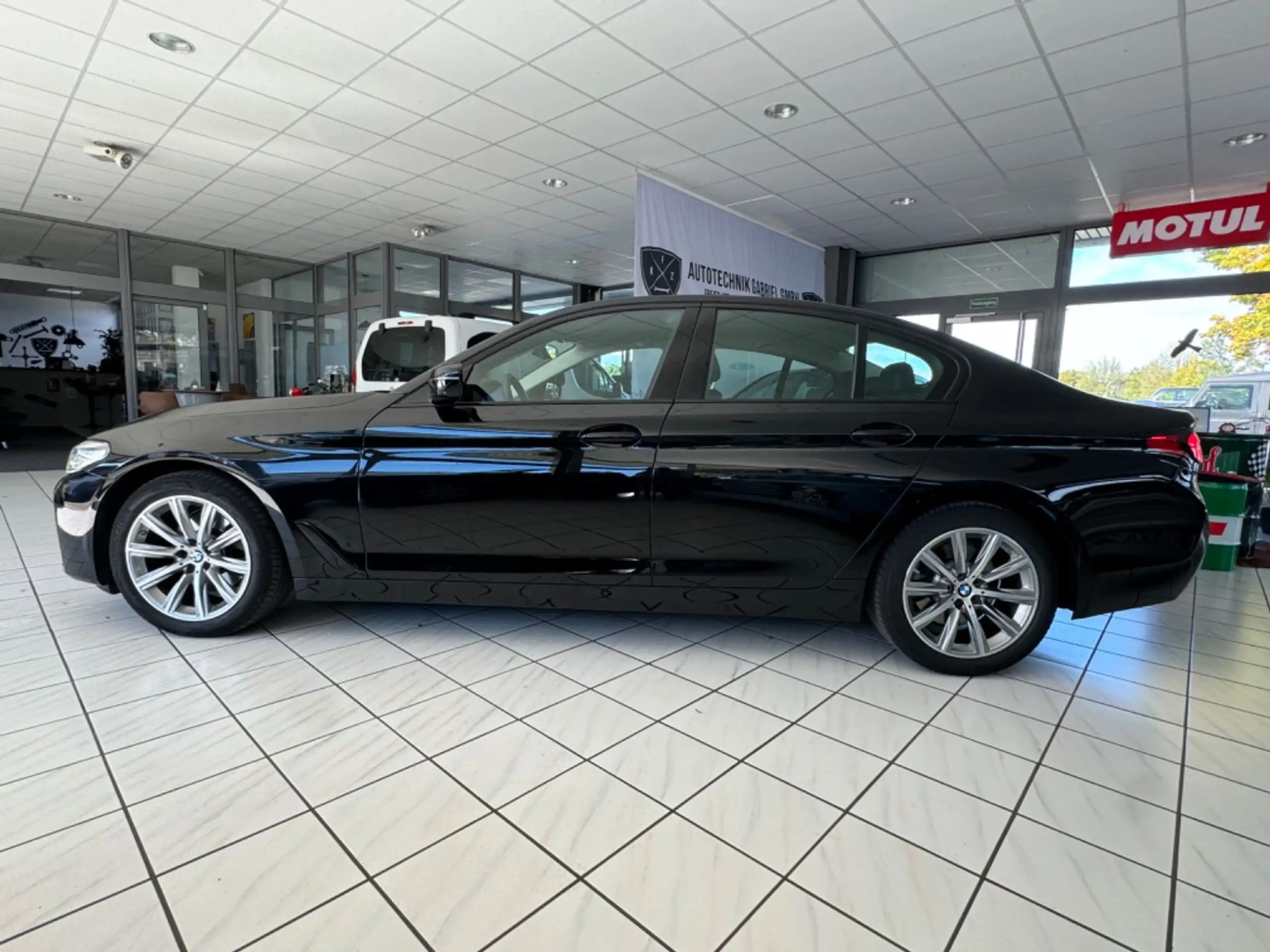 BMW - 520