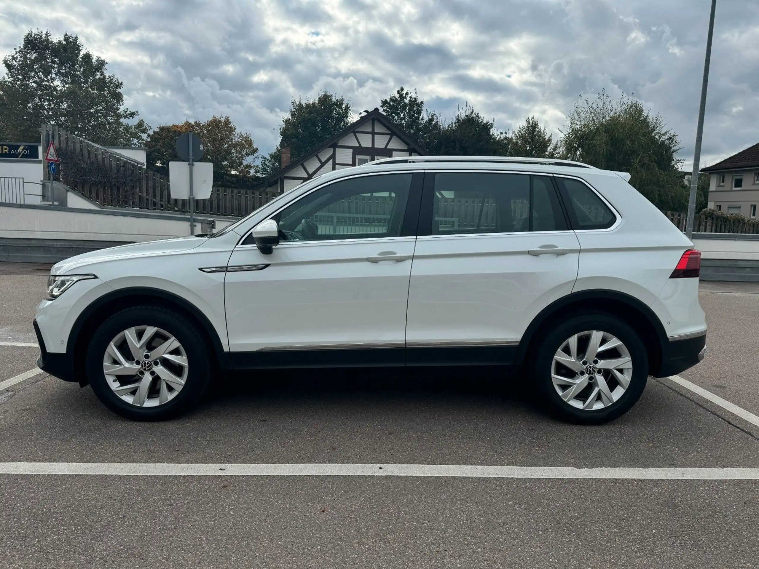 Volkswagen - Tiguan