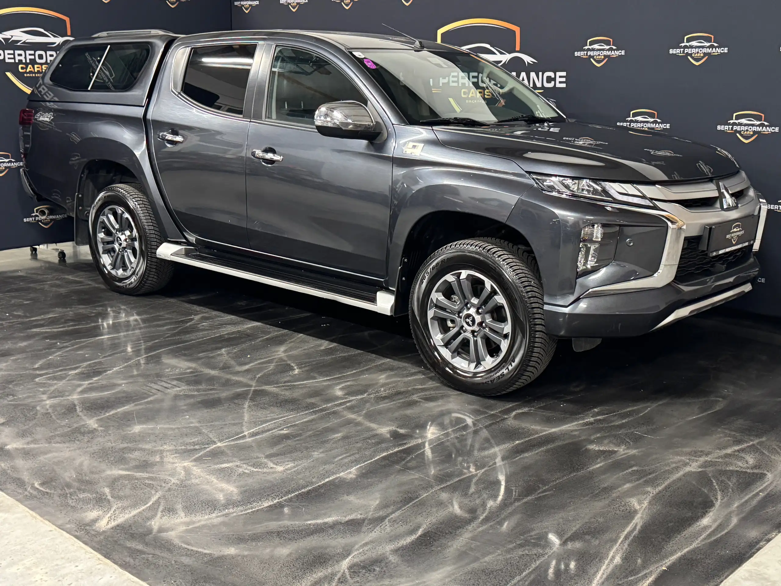 Mitsubishi - L200