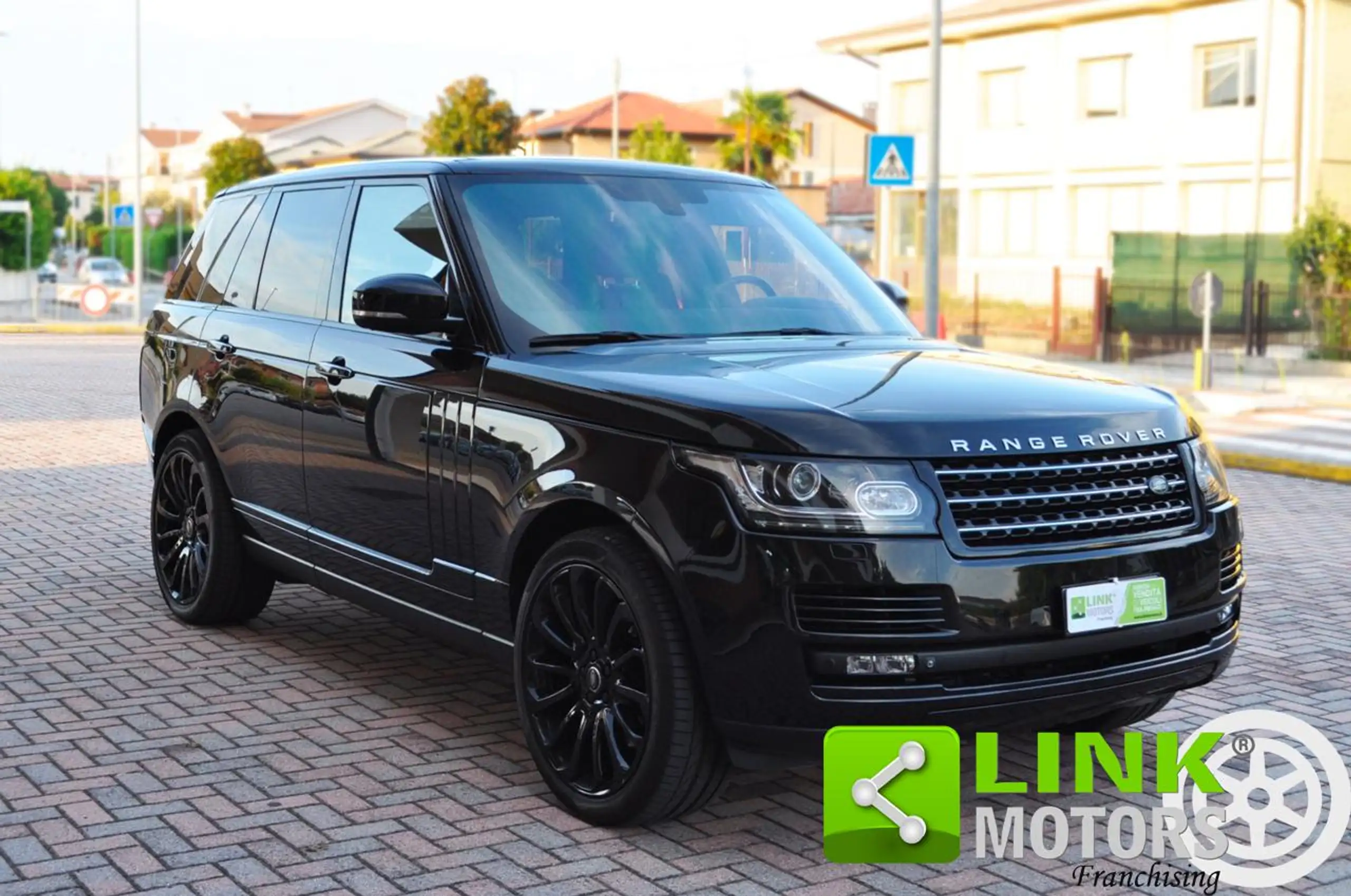 Land Rover - Range Rover