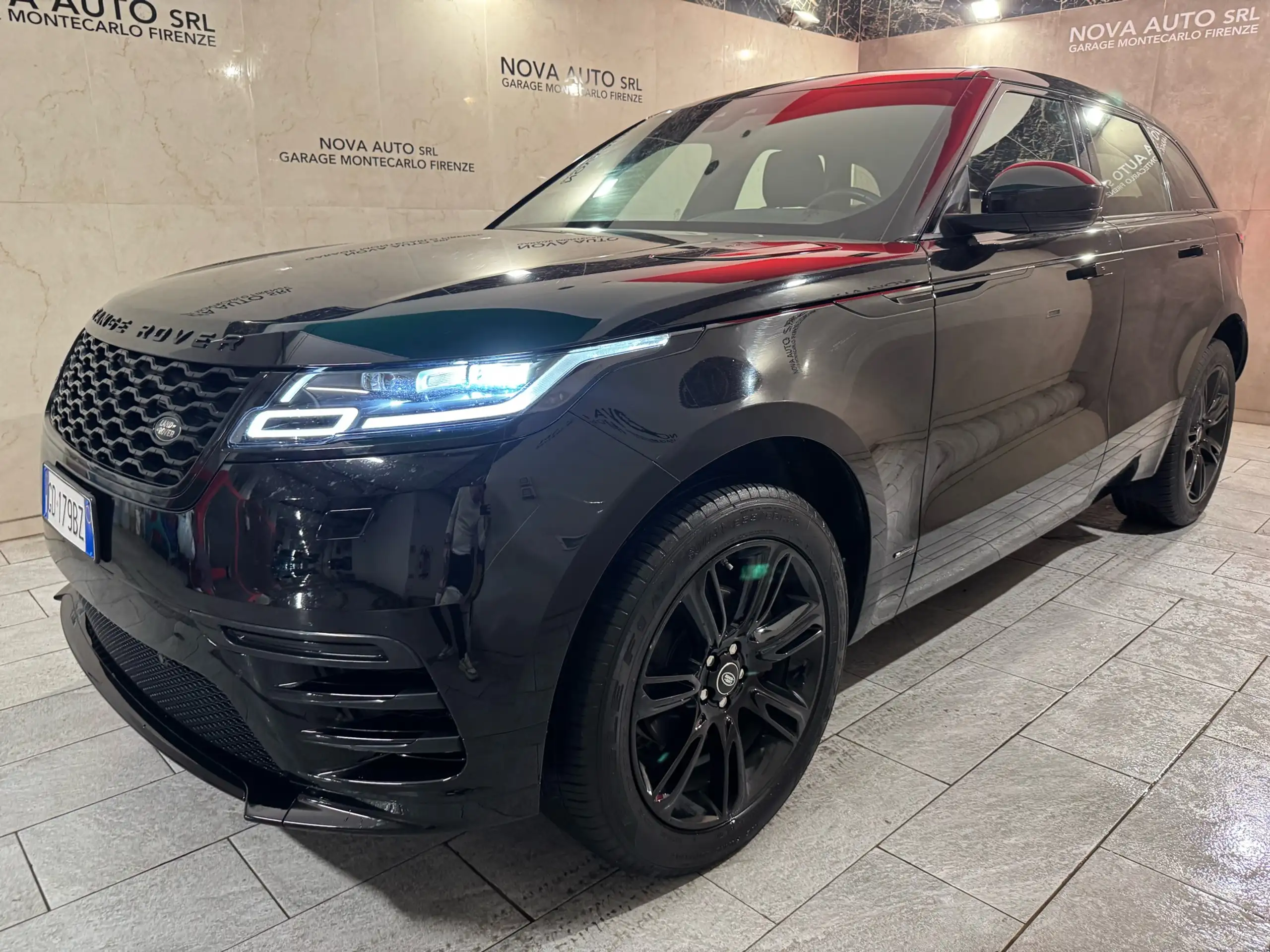 Land Rover - Range Rover Velar