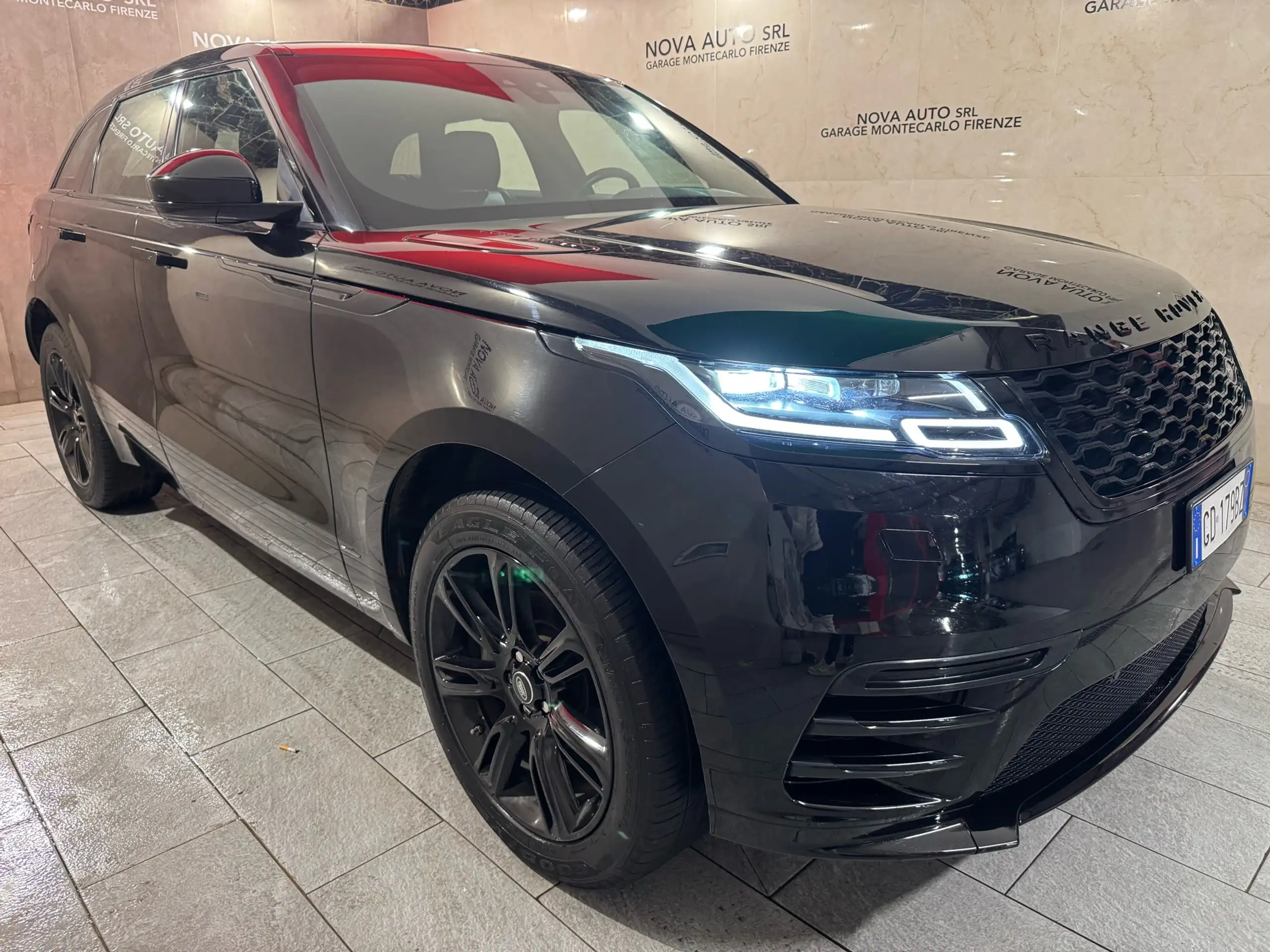 Land Rover - Range Rover Velar