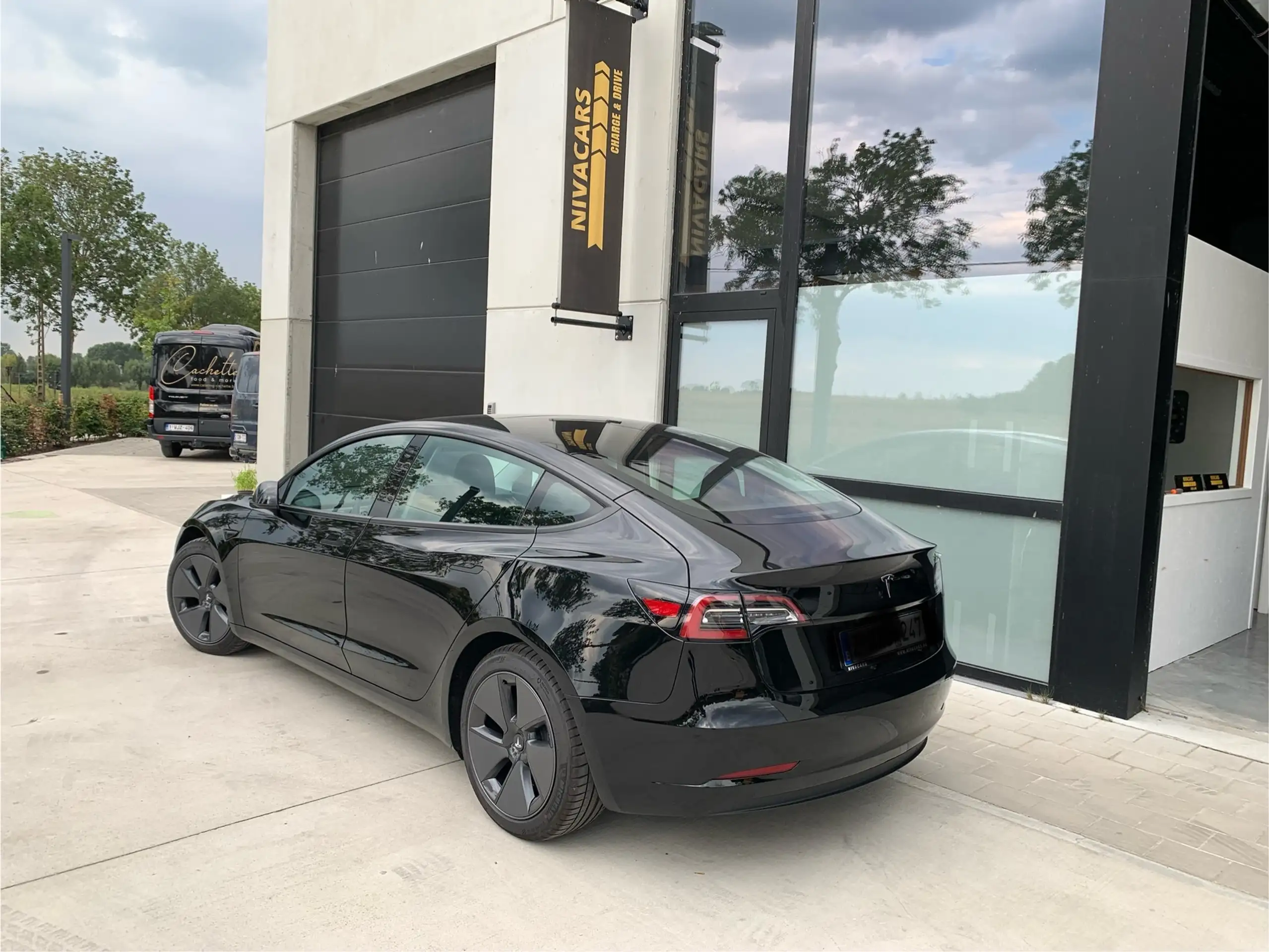 Tesla - Model 3