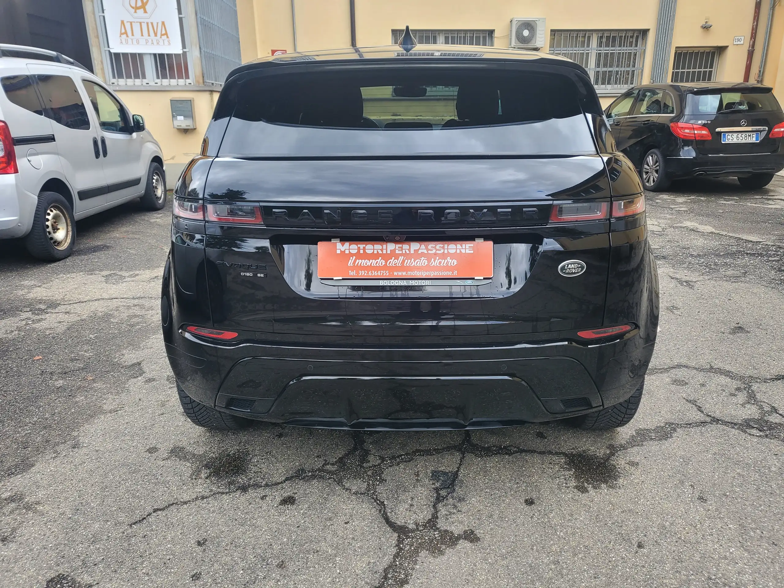 Land Rover - Range Rover Evoque