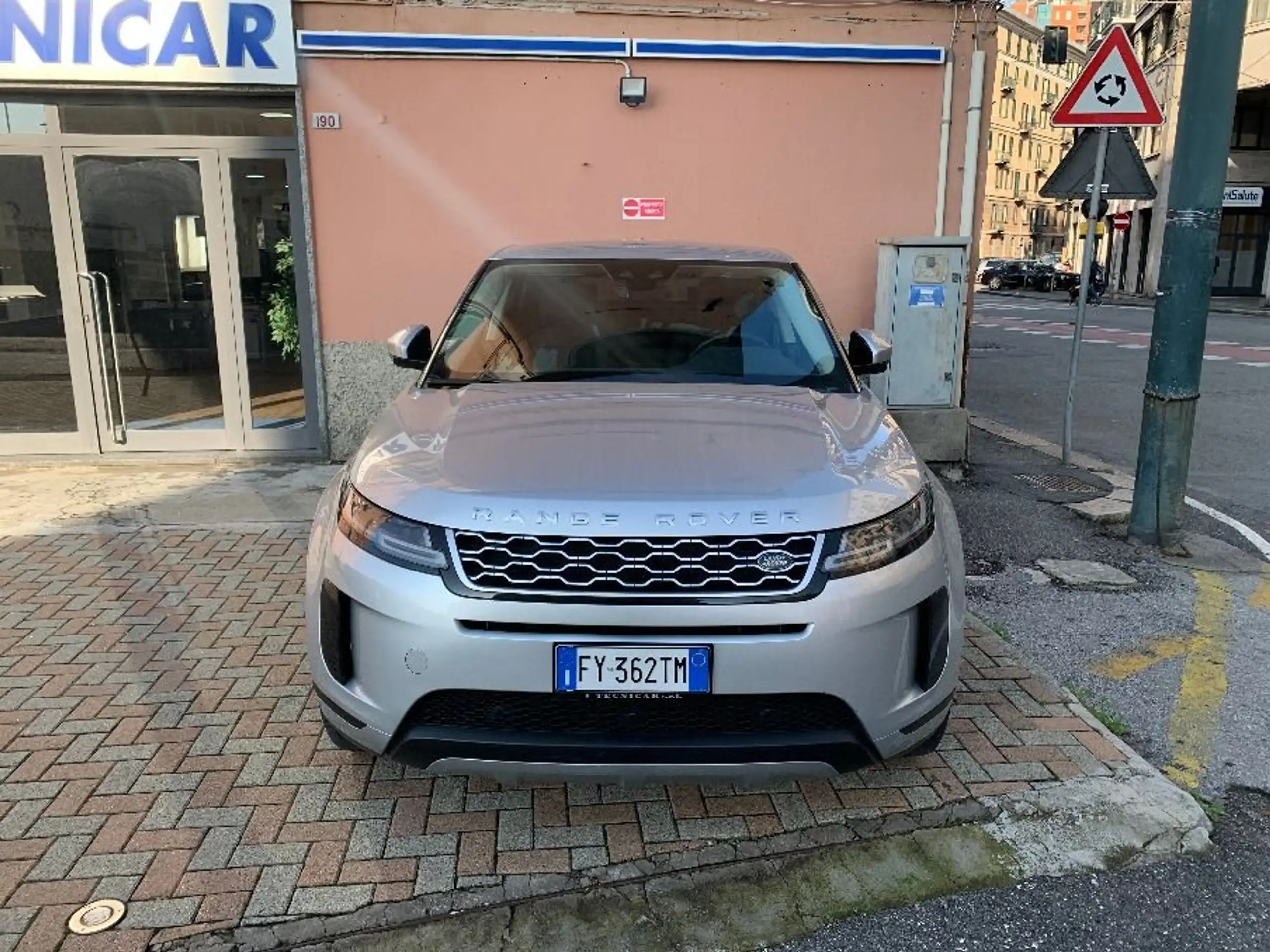 Land Rover - Range Rover Evoque