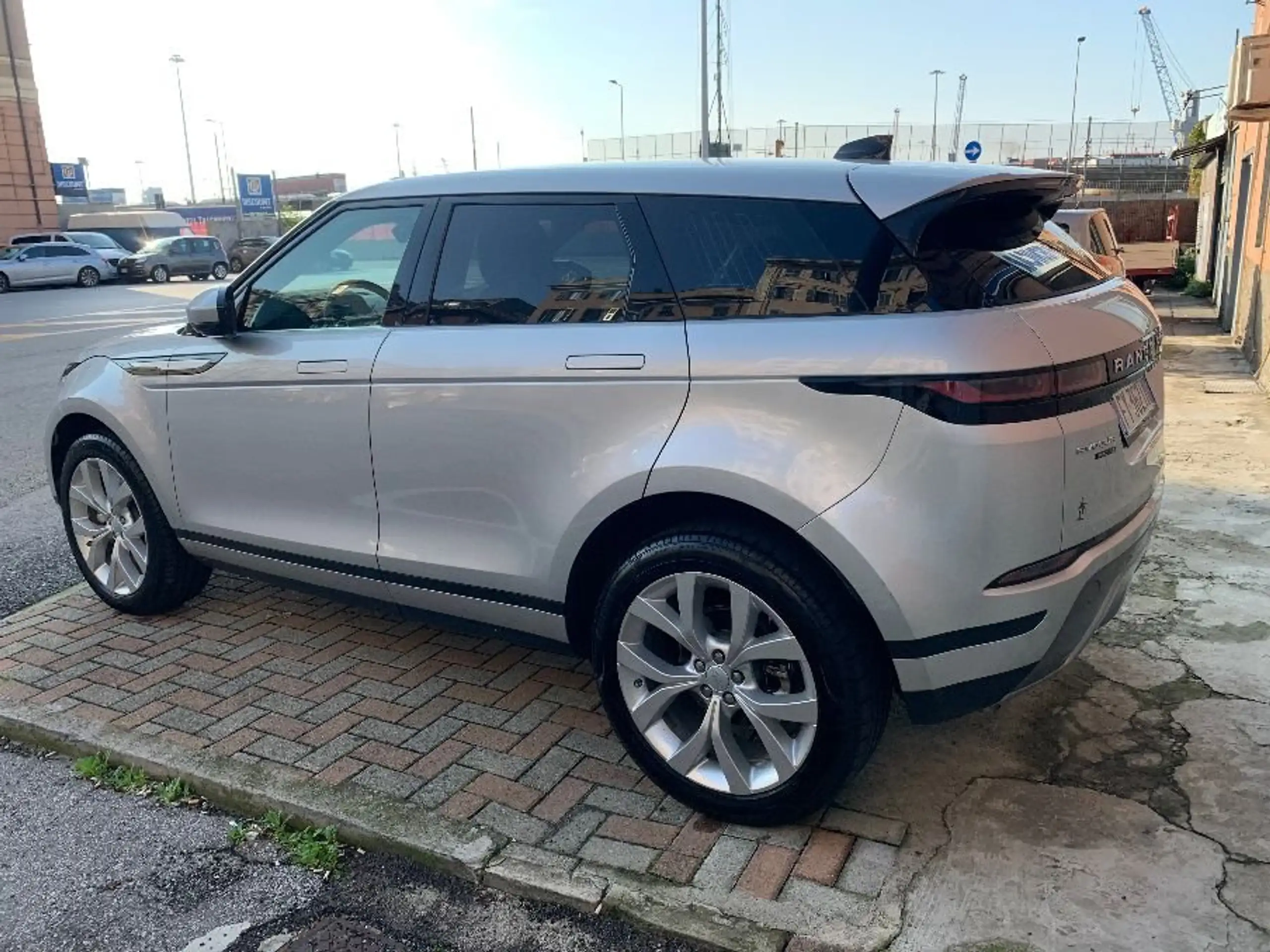 Land Rover - Range Rover Evoque