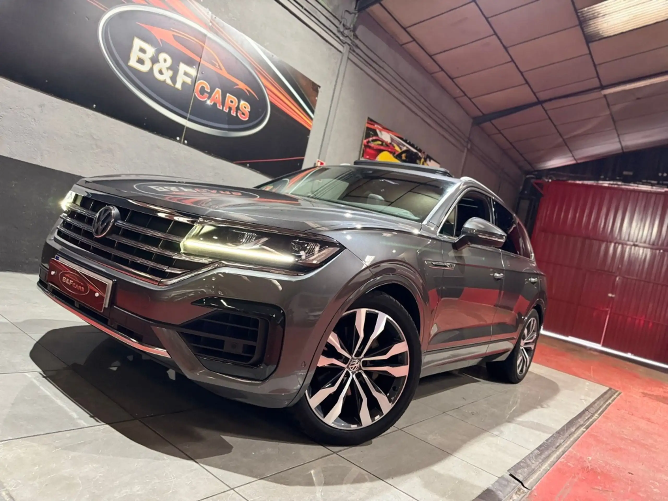 Volkswagen - Touareg