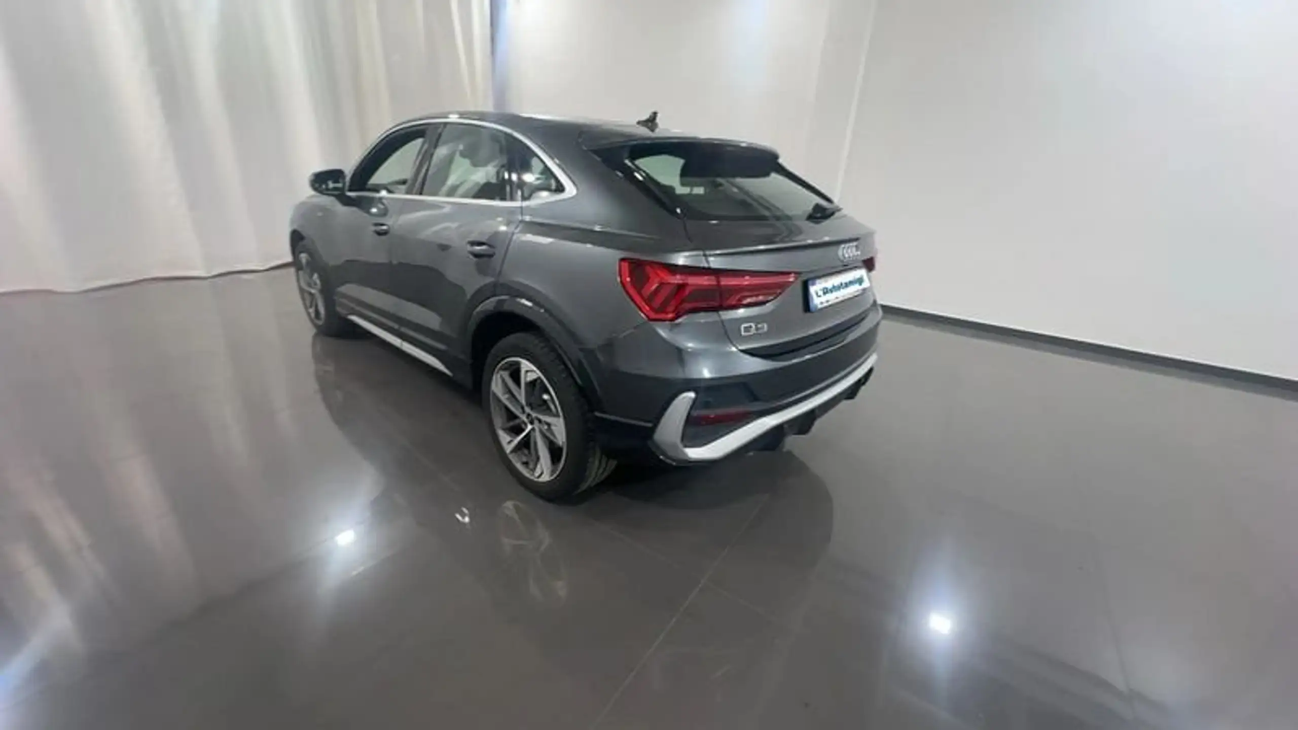 Audi - Q3