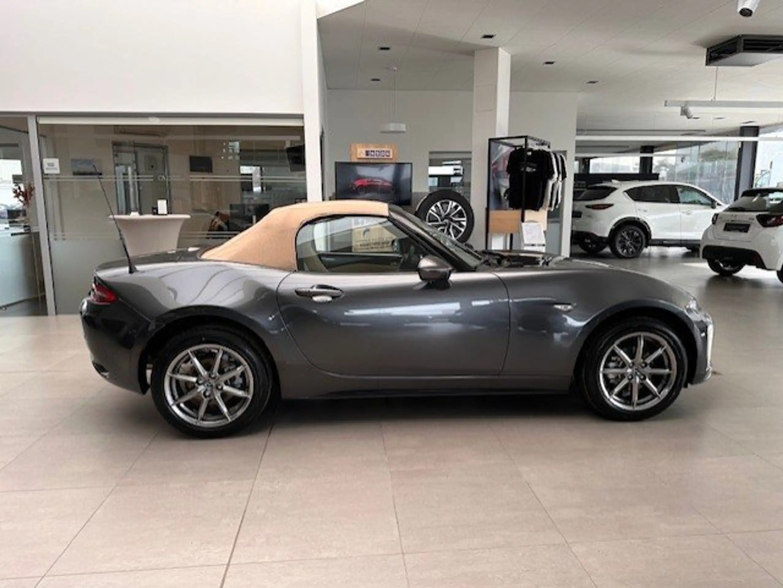 Mazda - MX-5