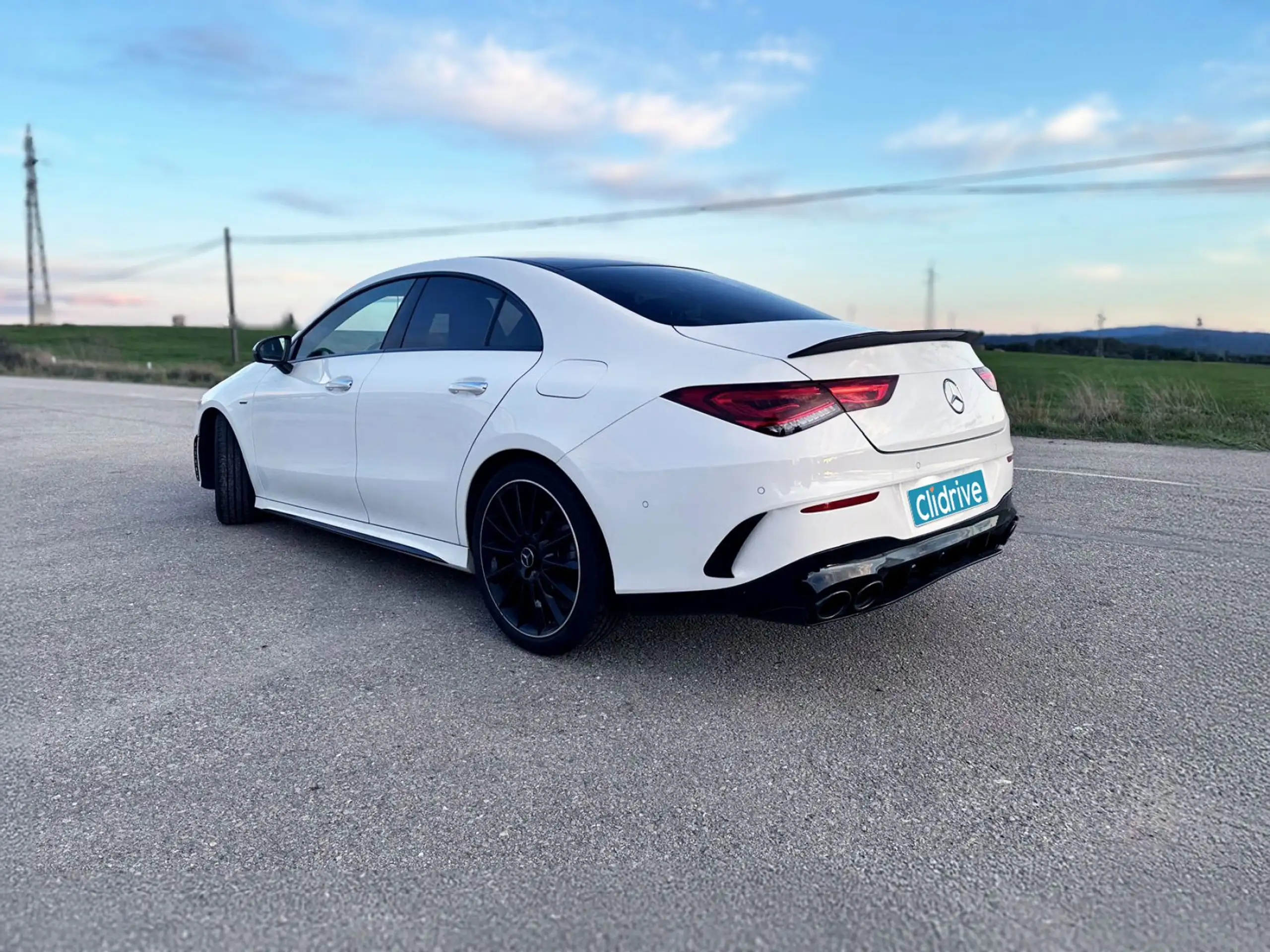 Mercedes-Benz - CLA 200