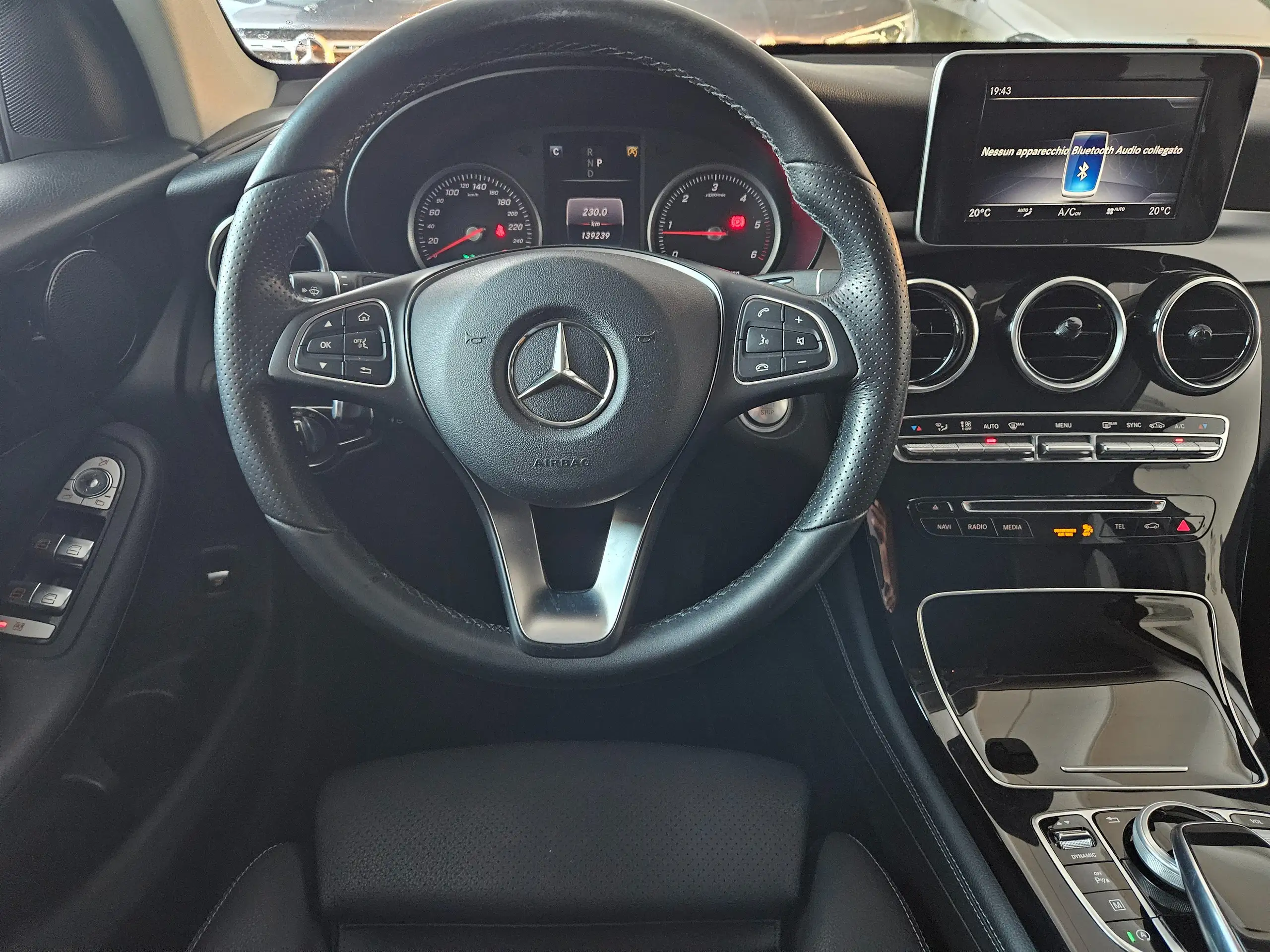 Mercedes-Benz - GLC 250