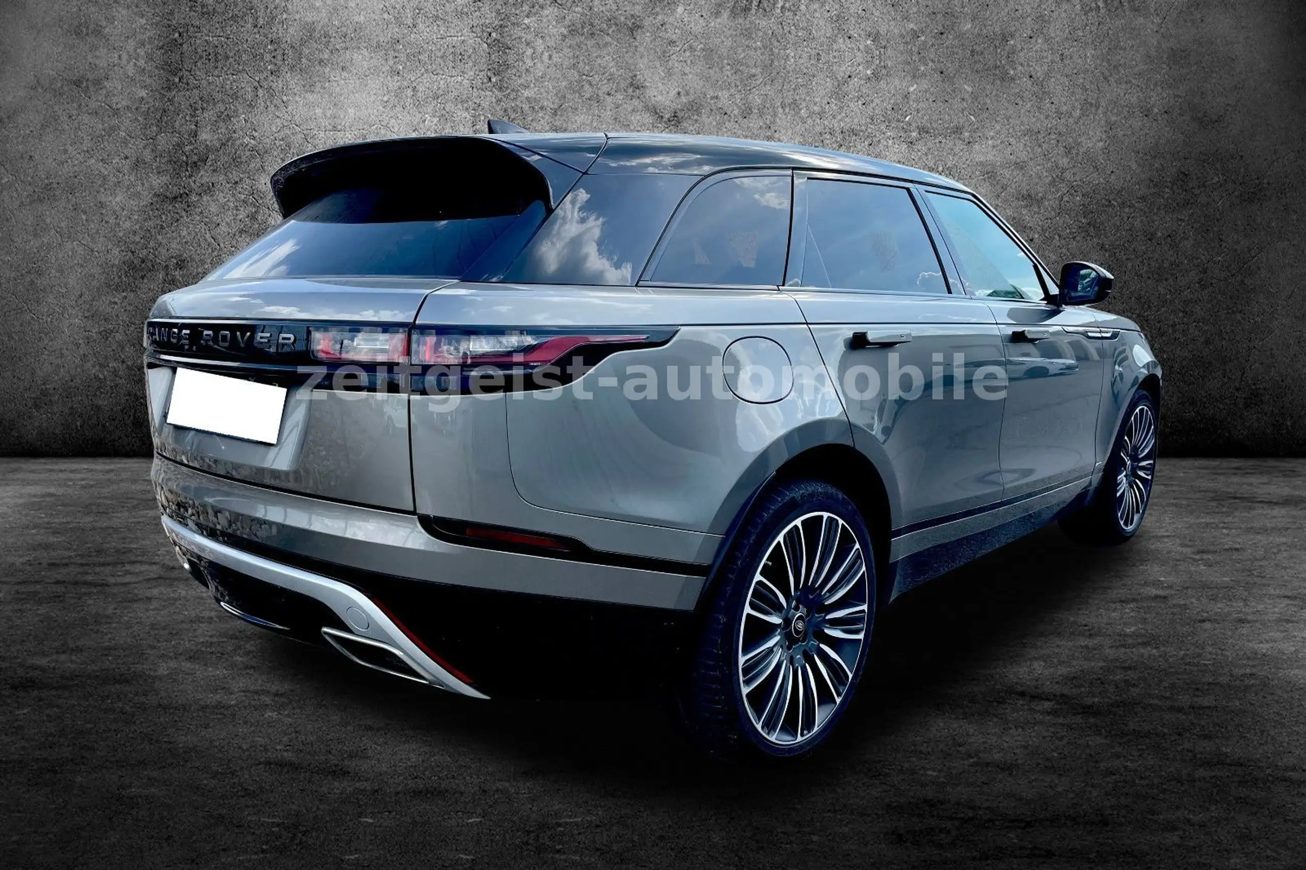 Land Rover - Range Rover Velar