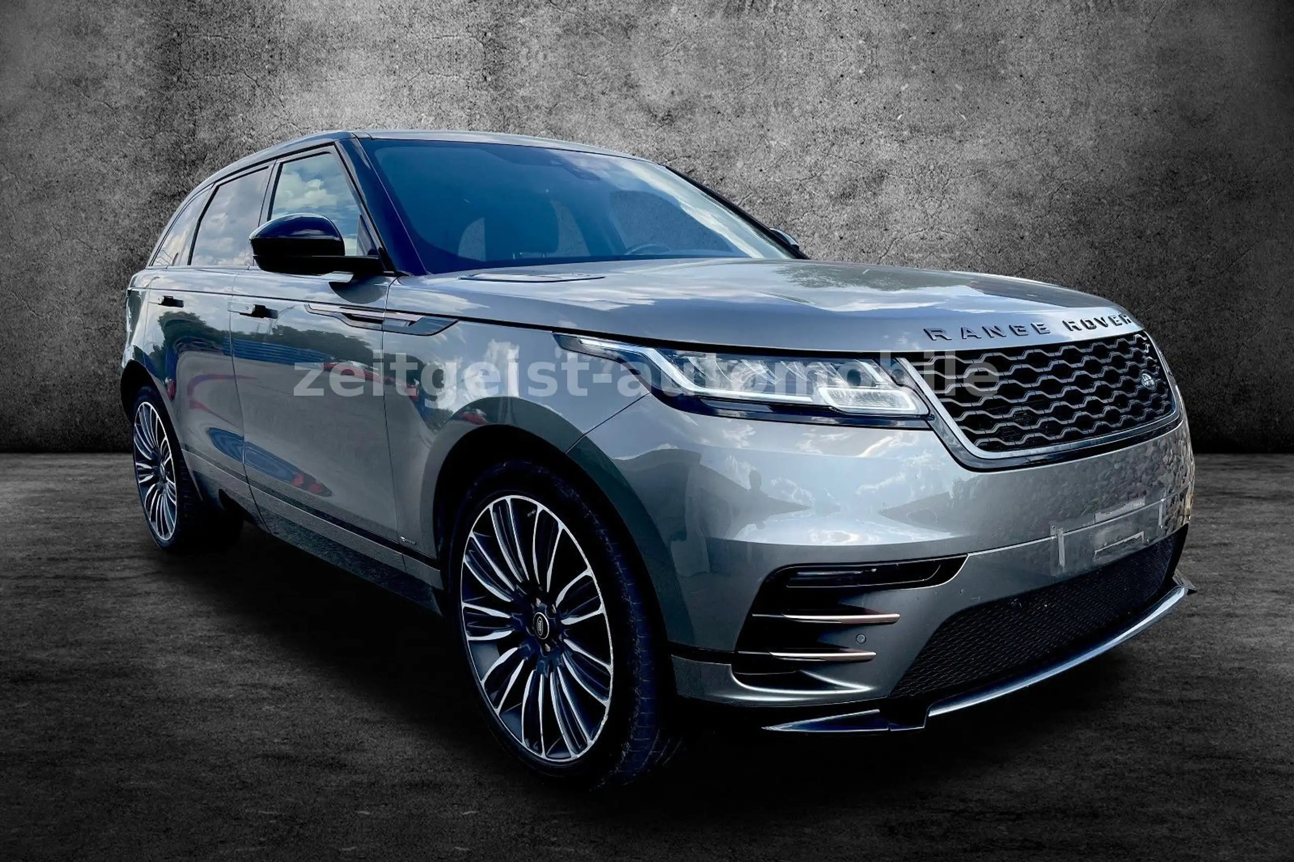 Land Rover - Range Rover Velar