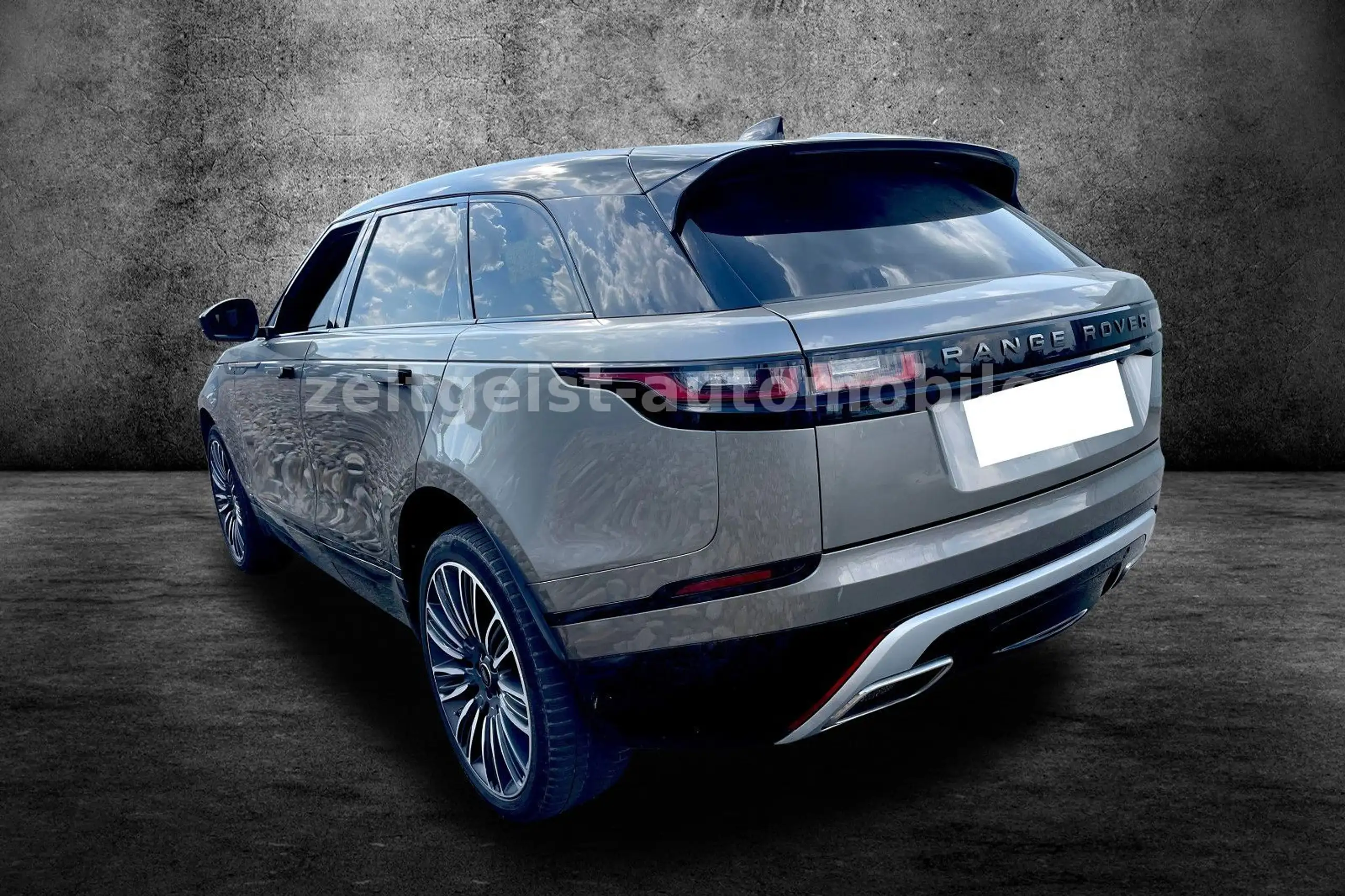 Land Rover - Range Rover Velar