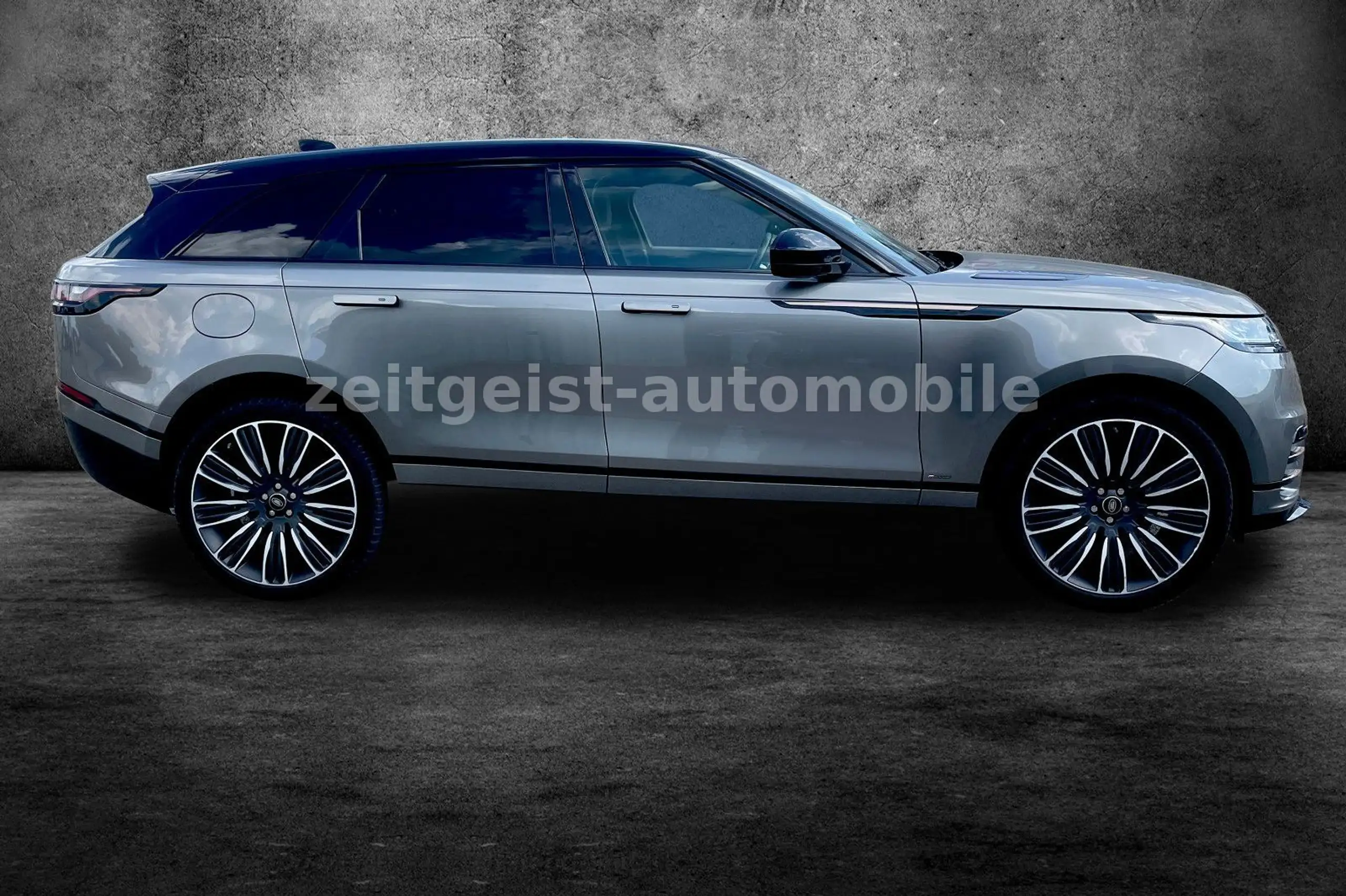 Land Rover - Range Rover Velar