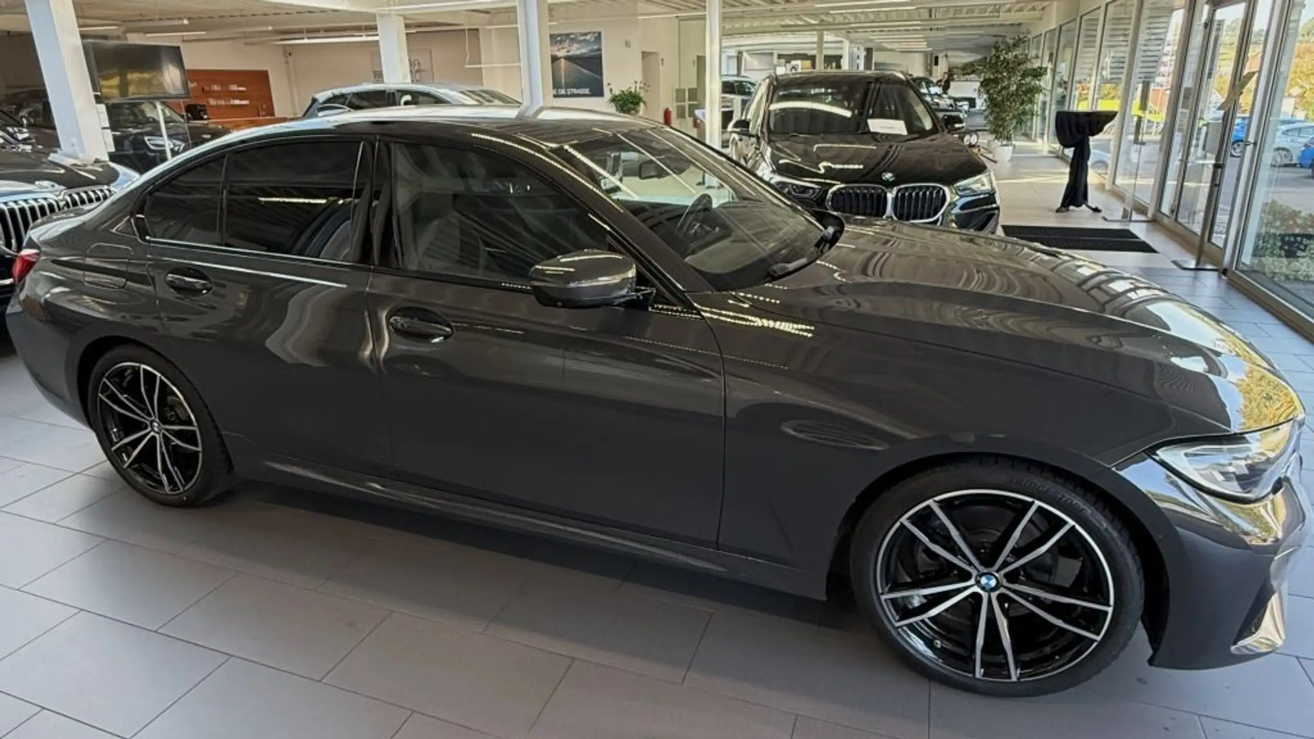 BMW 320 2019