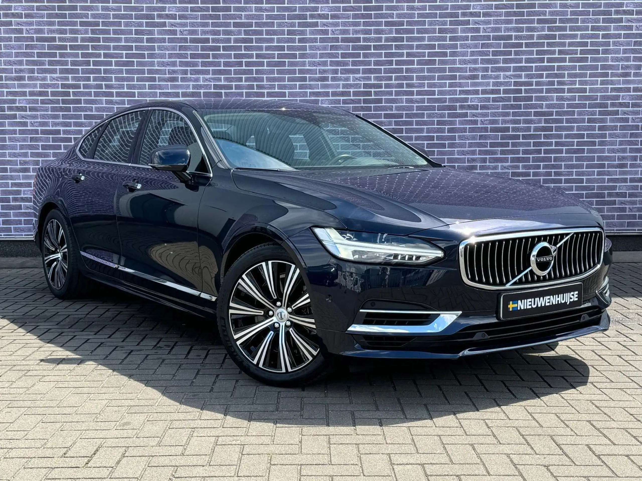 Volvo - S90