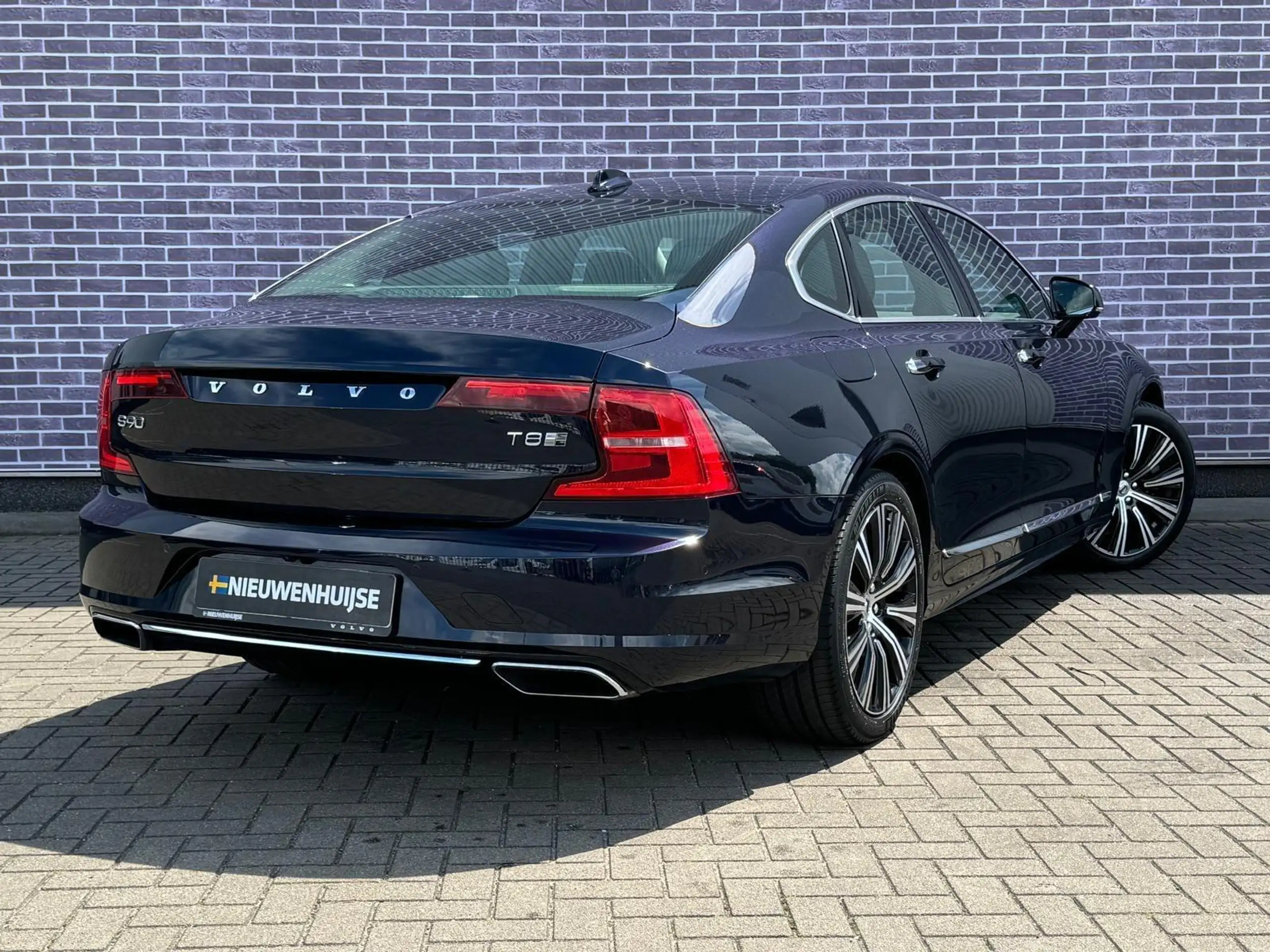 Volvo - S90