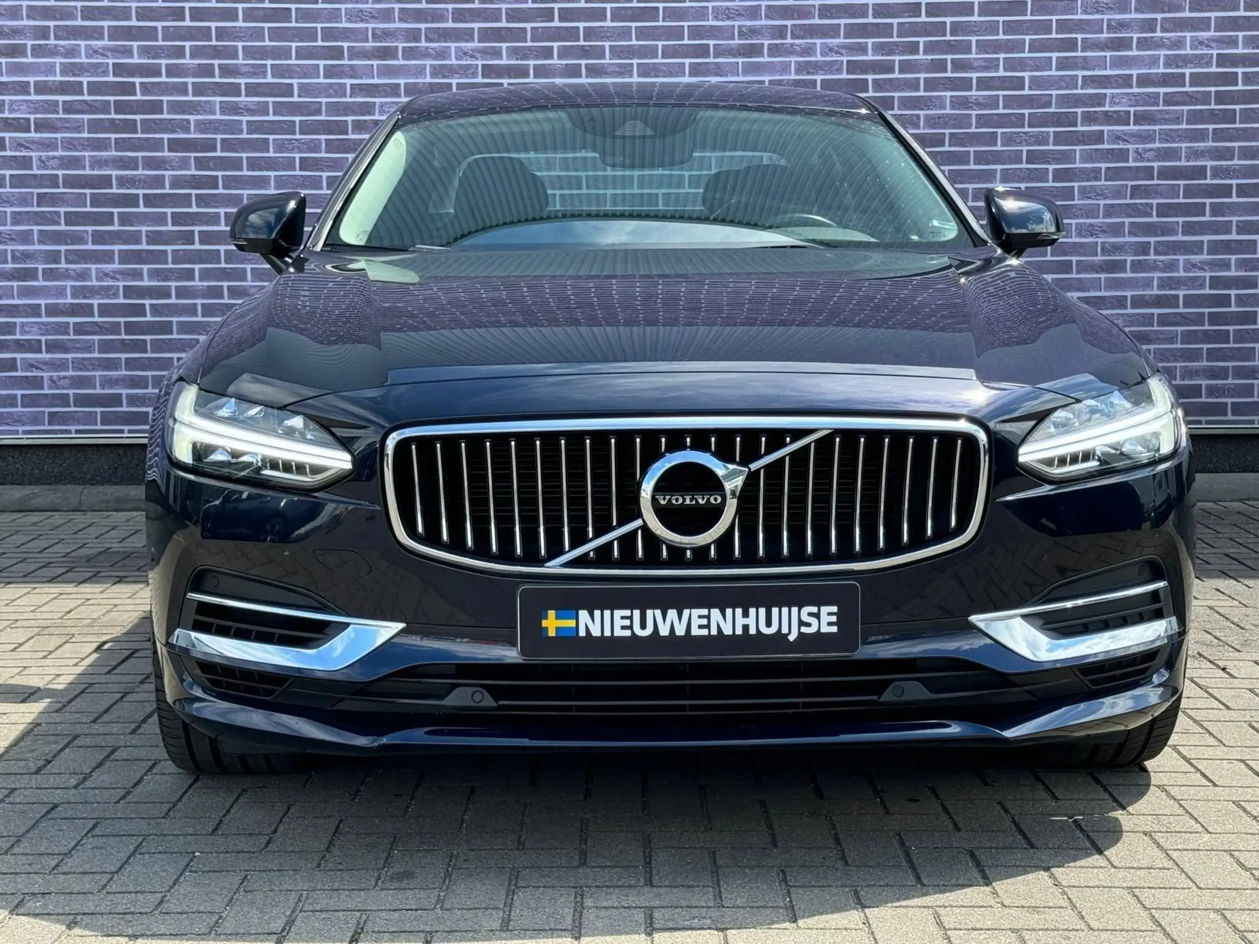 Volvo - S90