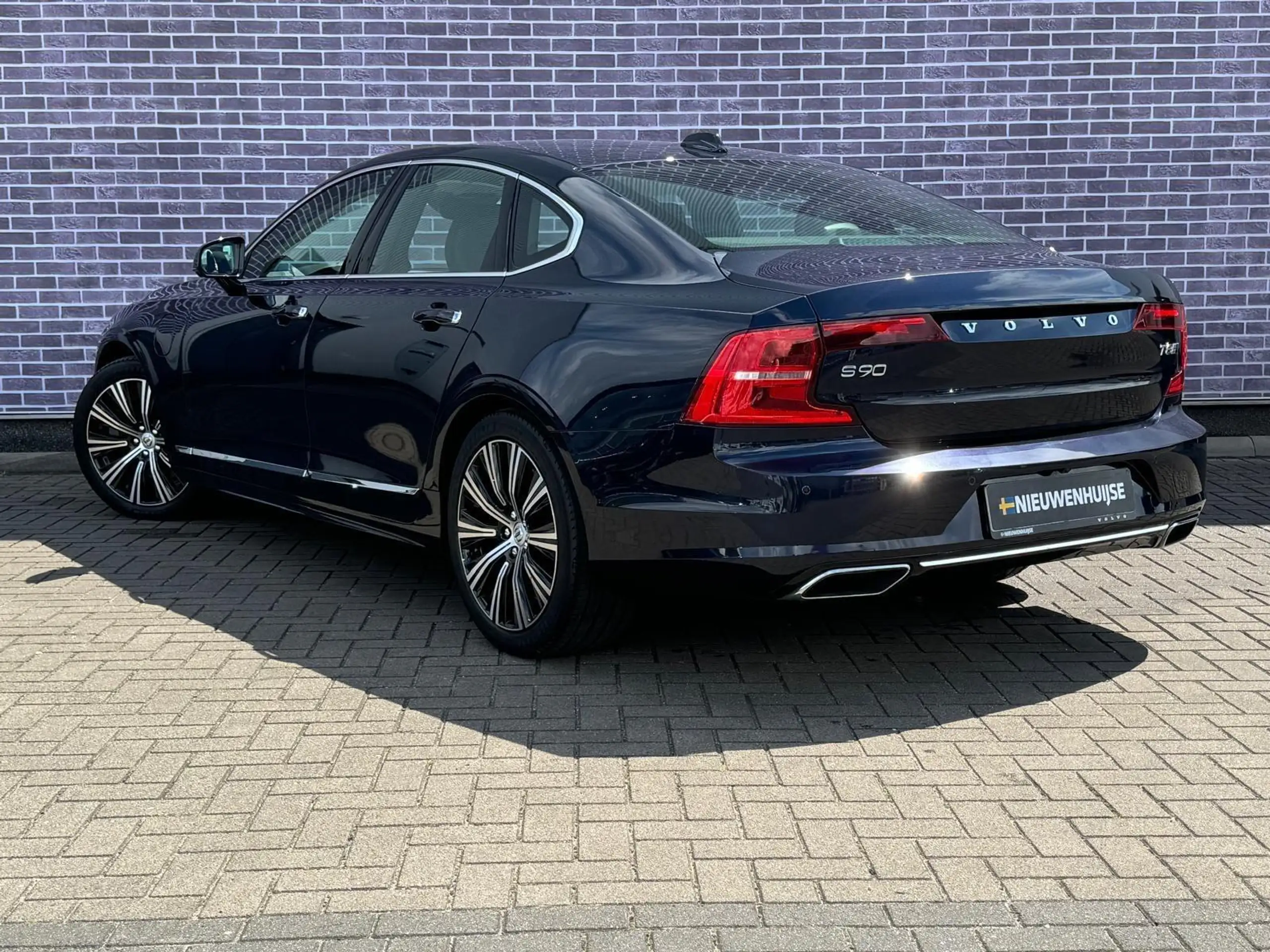 Volvo - S90