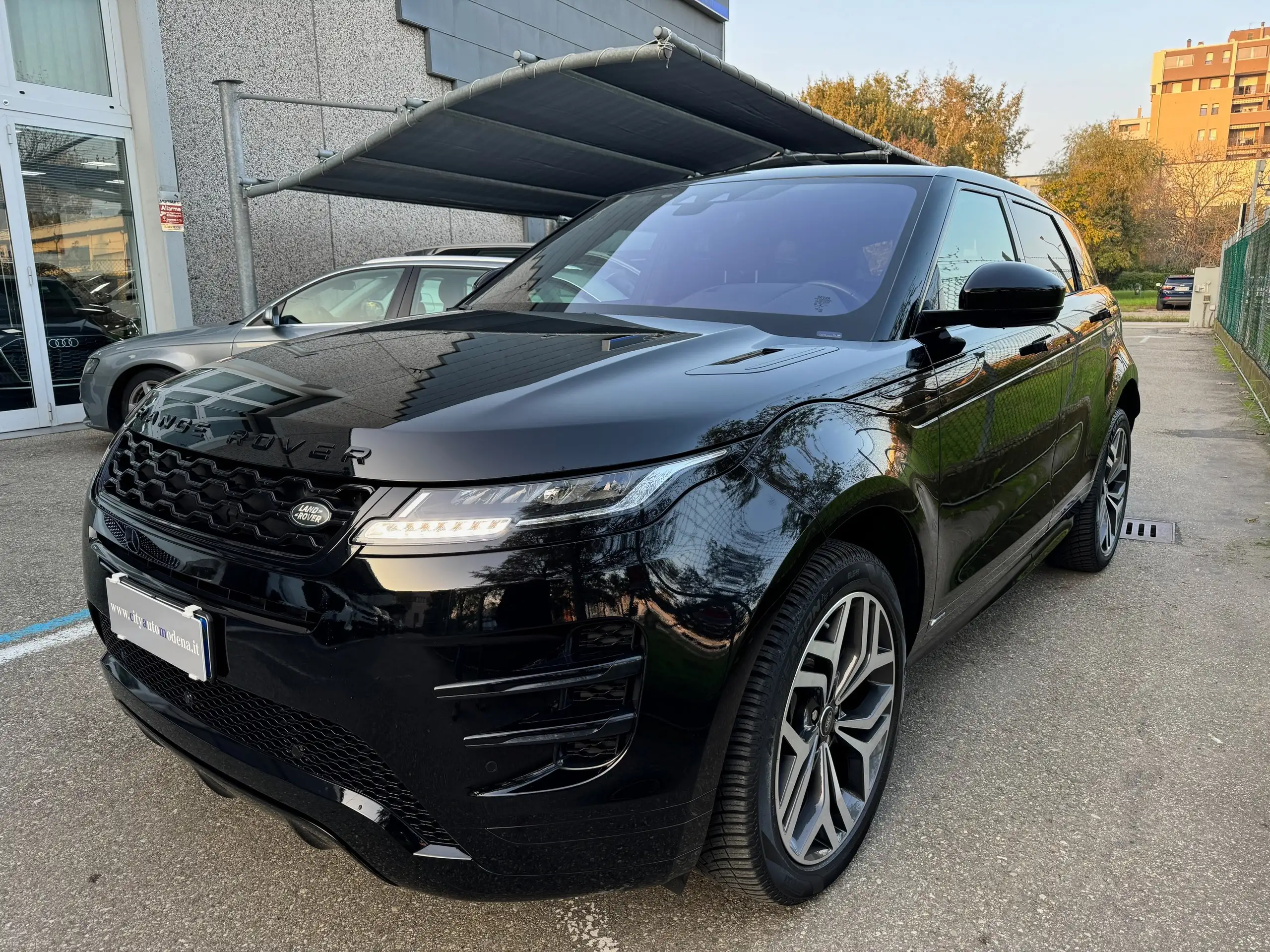 Land Rover - Range Rover Evoque