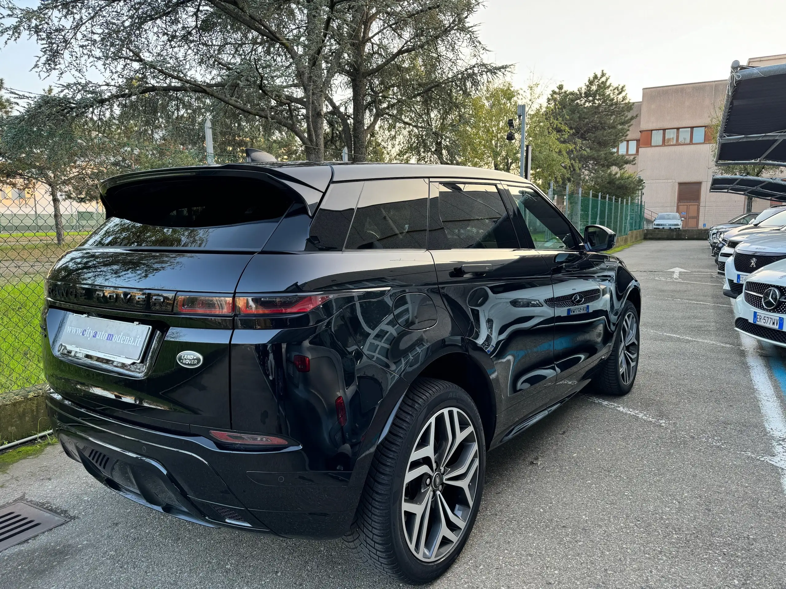 Land Rover - Range Rover Evoque