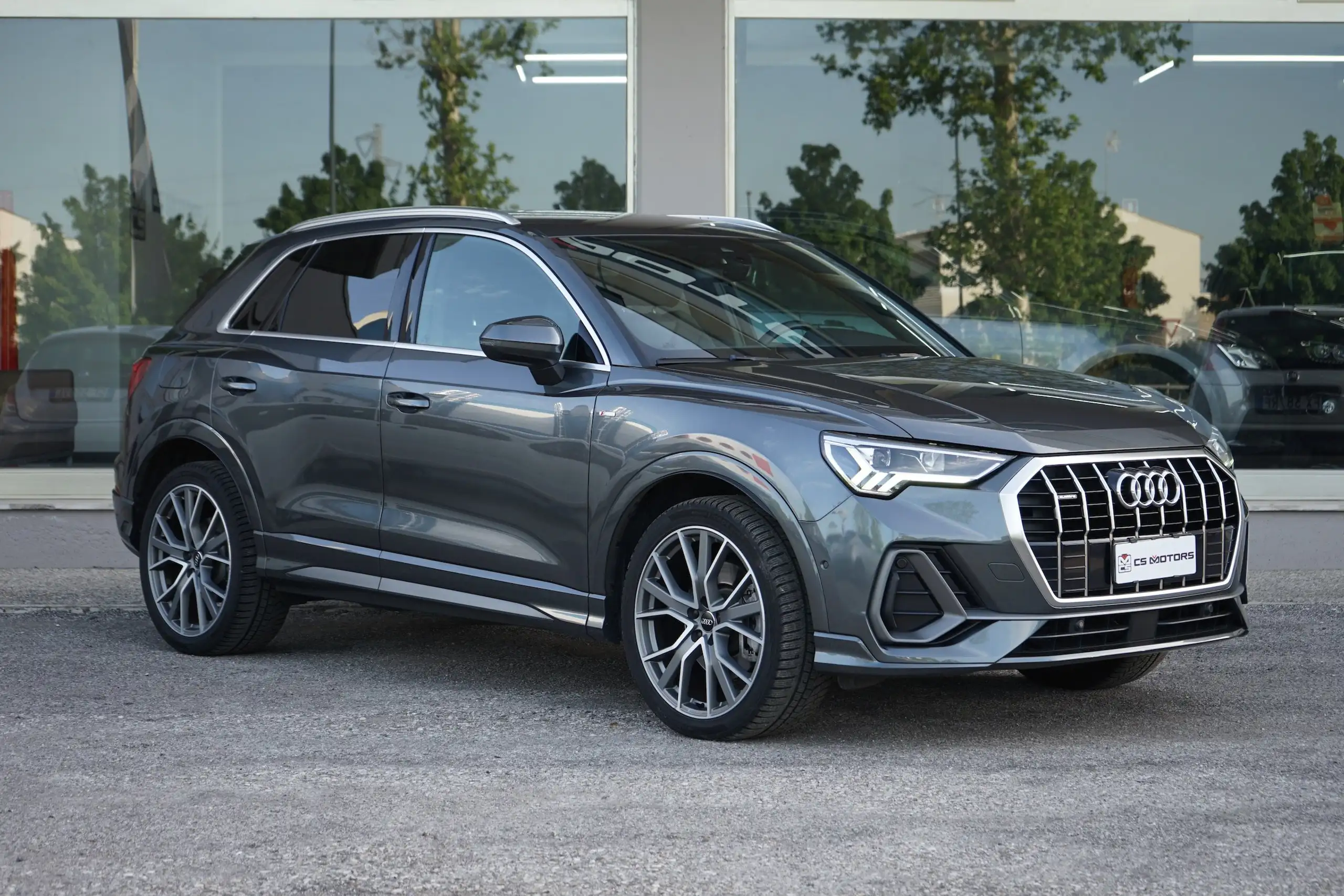 Audi - Q3