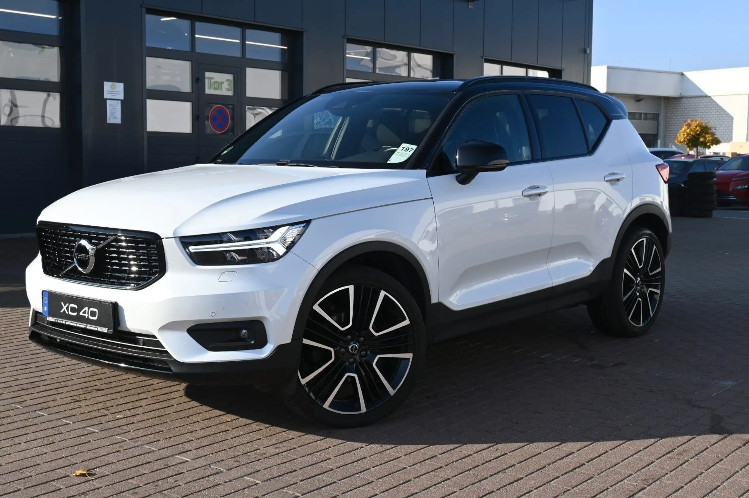 Volvo - XC40