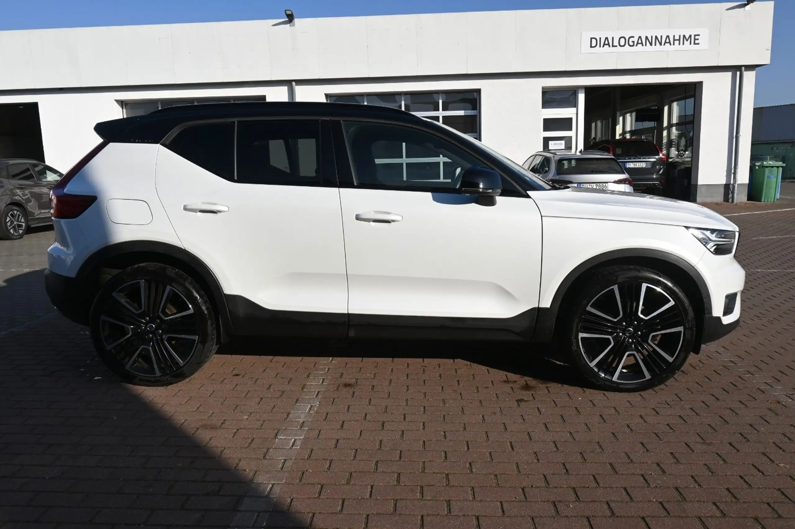 Volvo - XC40