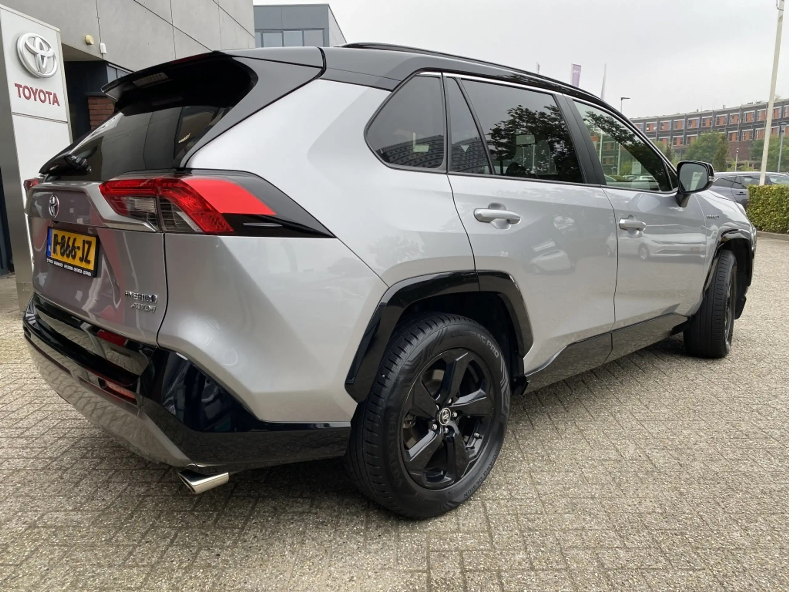 Toyota - RAV 4