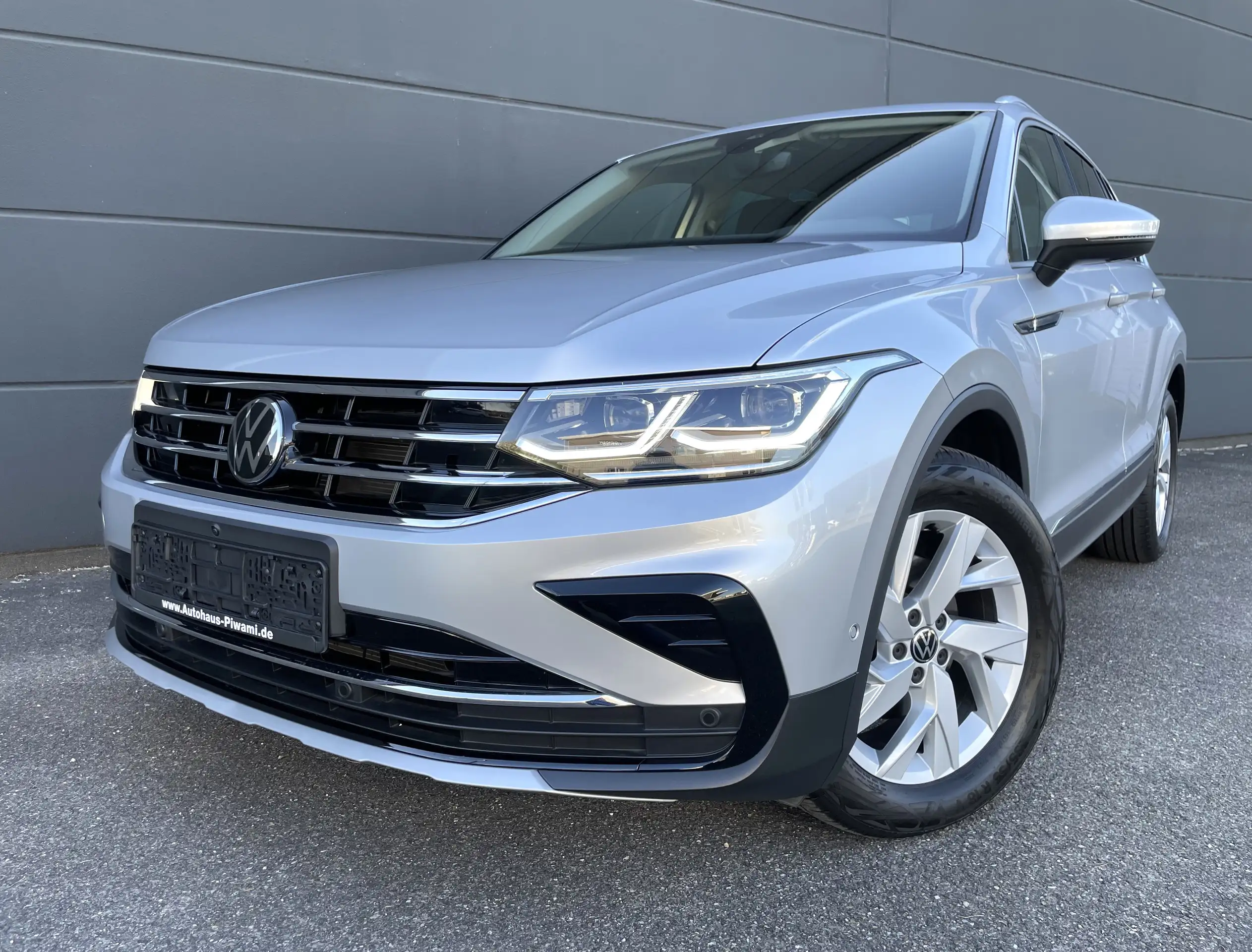 Volkswagen - Tiguan