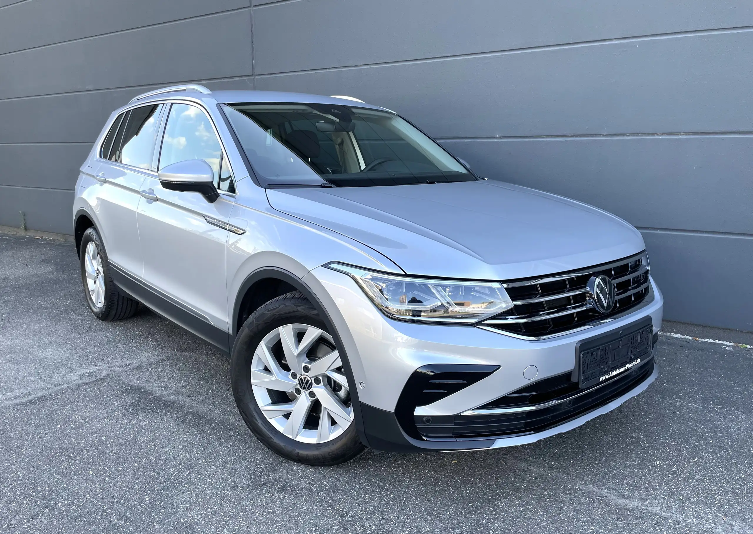 Volkswagen - Tiguan