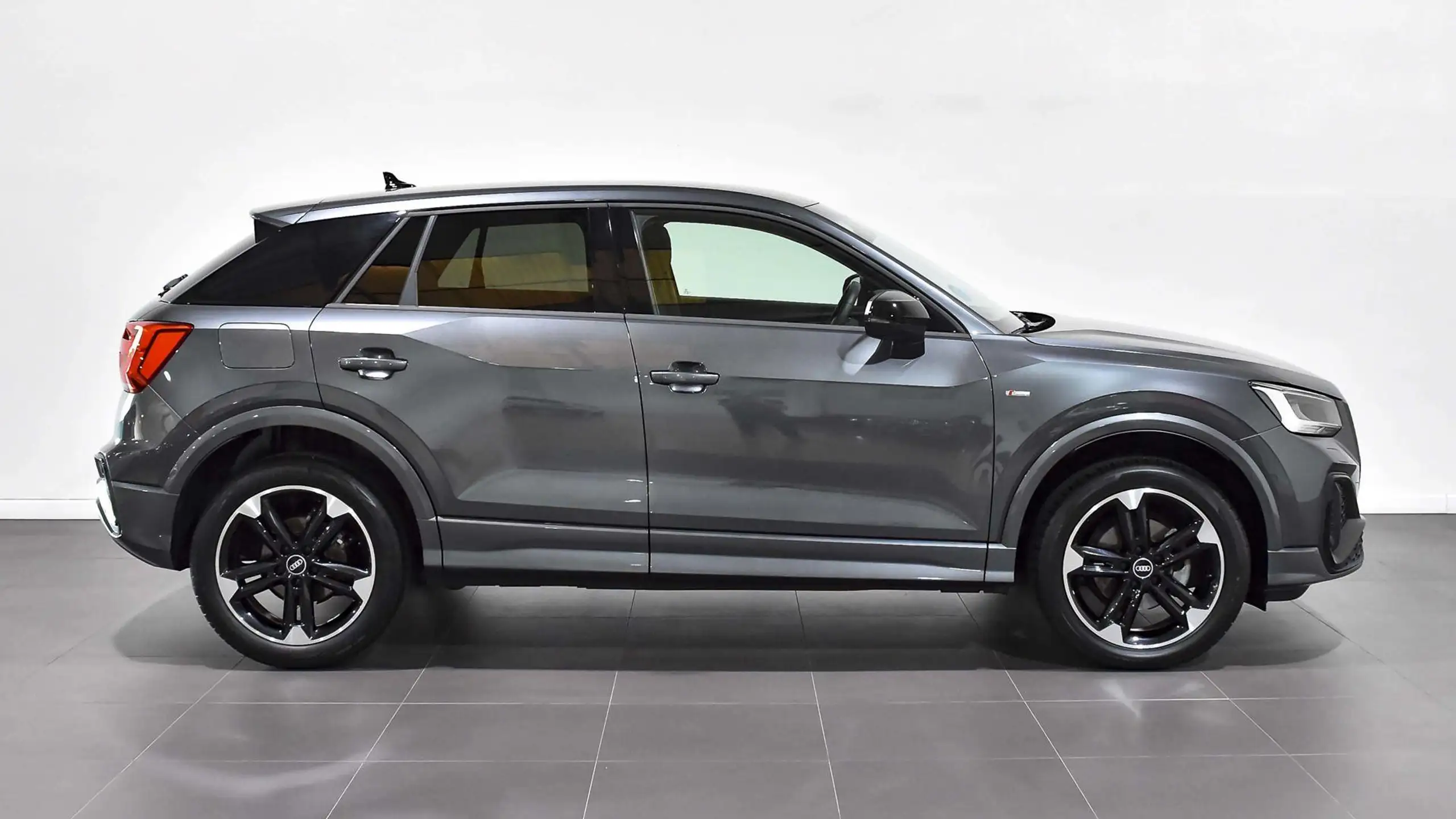 Audi - Q2