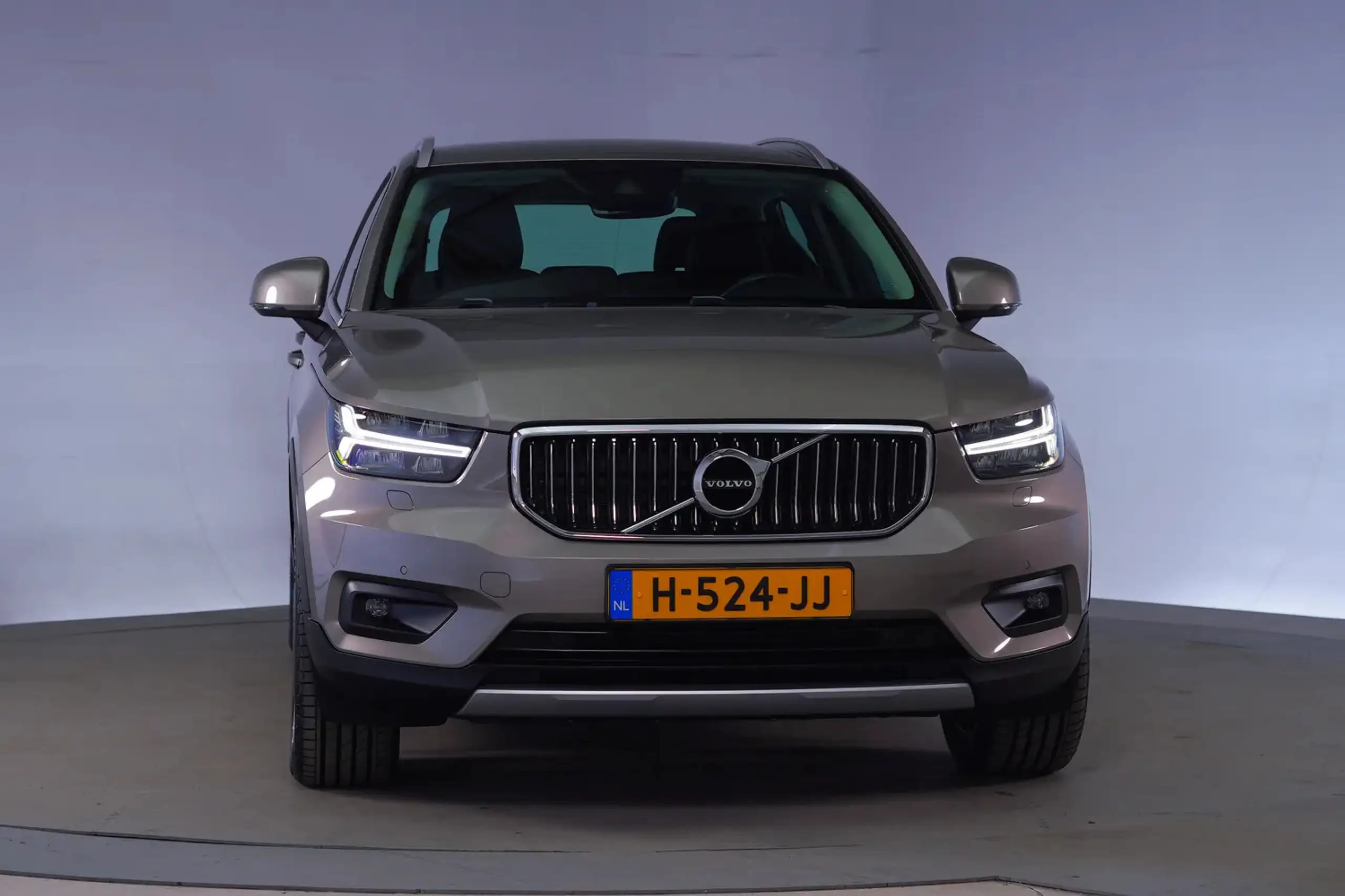 Volvo - XC40