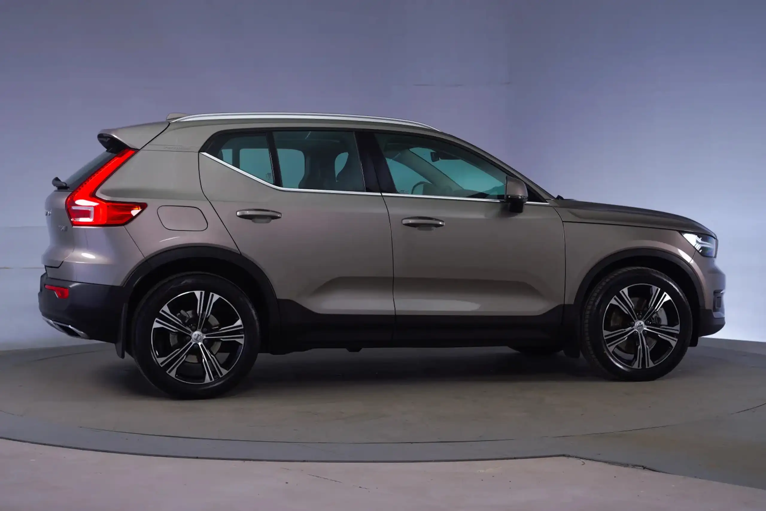 Volvo - XC40