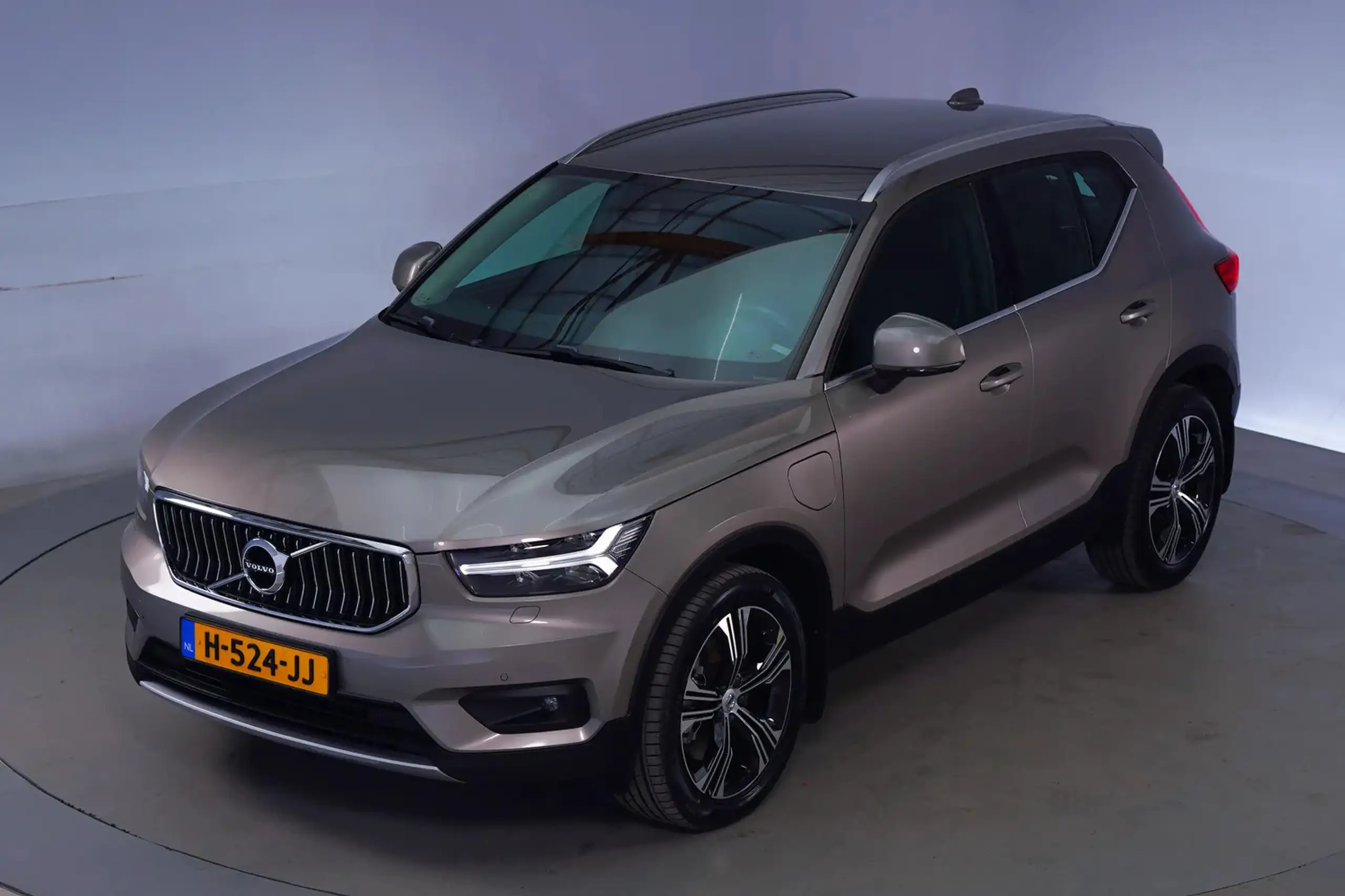 Volvo - XC40