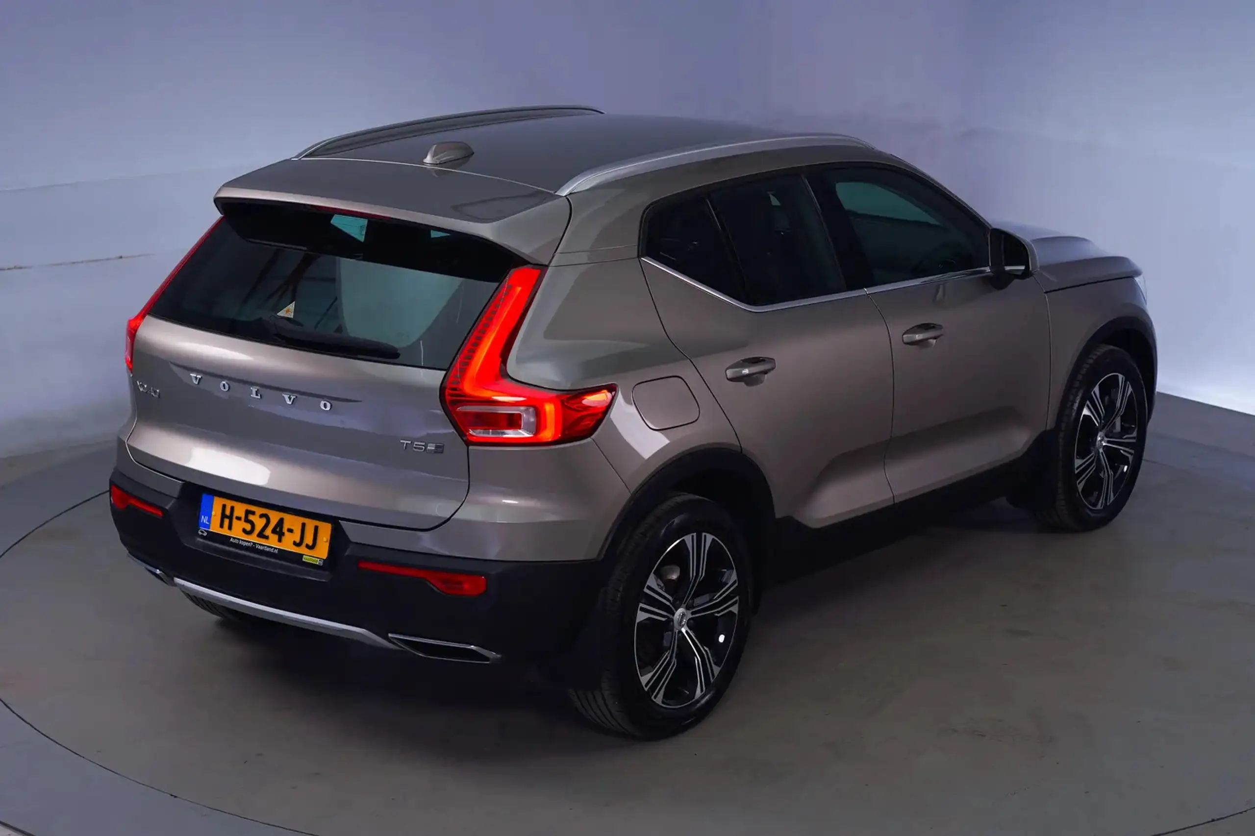 Volvo - XC40