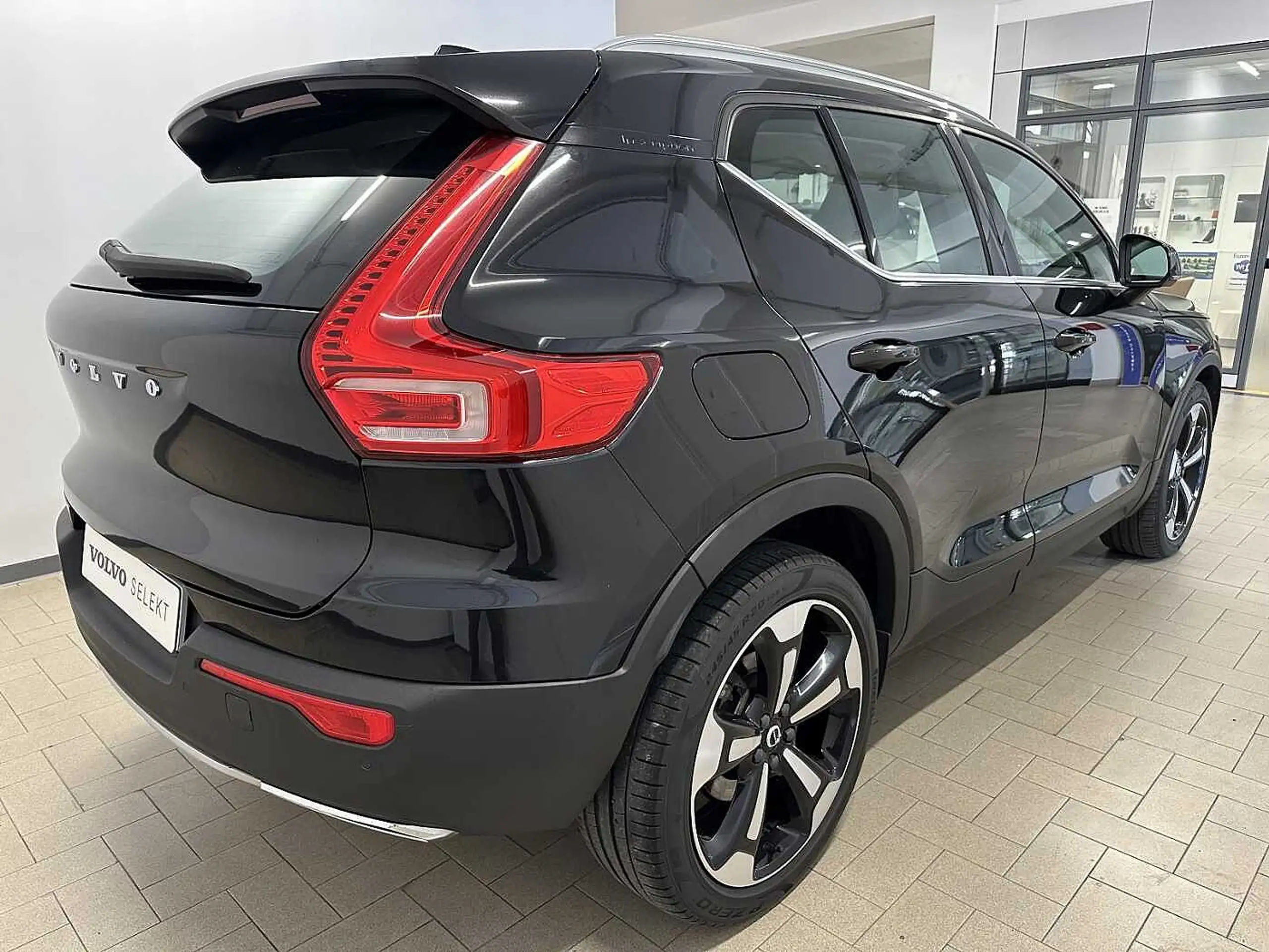 Volvo - XC40